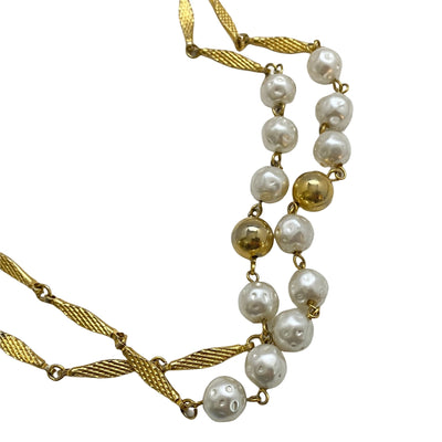Vintage Long Gold Chain and Pearl Necklace by Unsigned Beauty - Vintage Meet Modern Vintage Jewelry - Chicago, Illinois - #oldhollywoodglamour #vintagemeetmodern #designervintage #jewelrybox #antiquejewelry #vintagejewelry