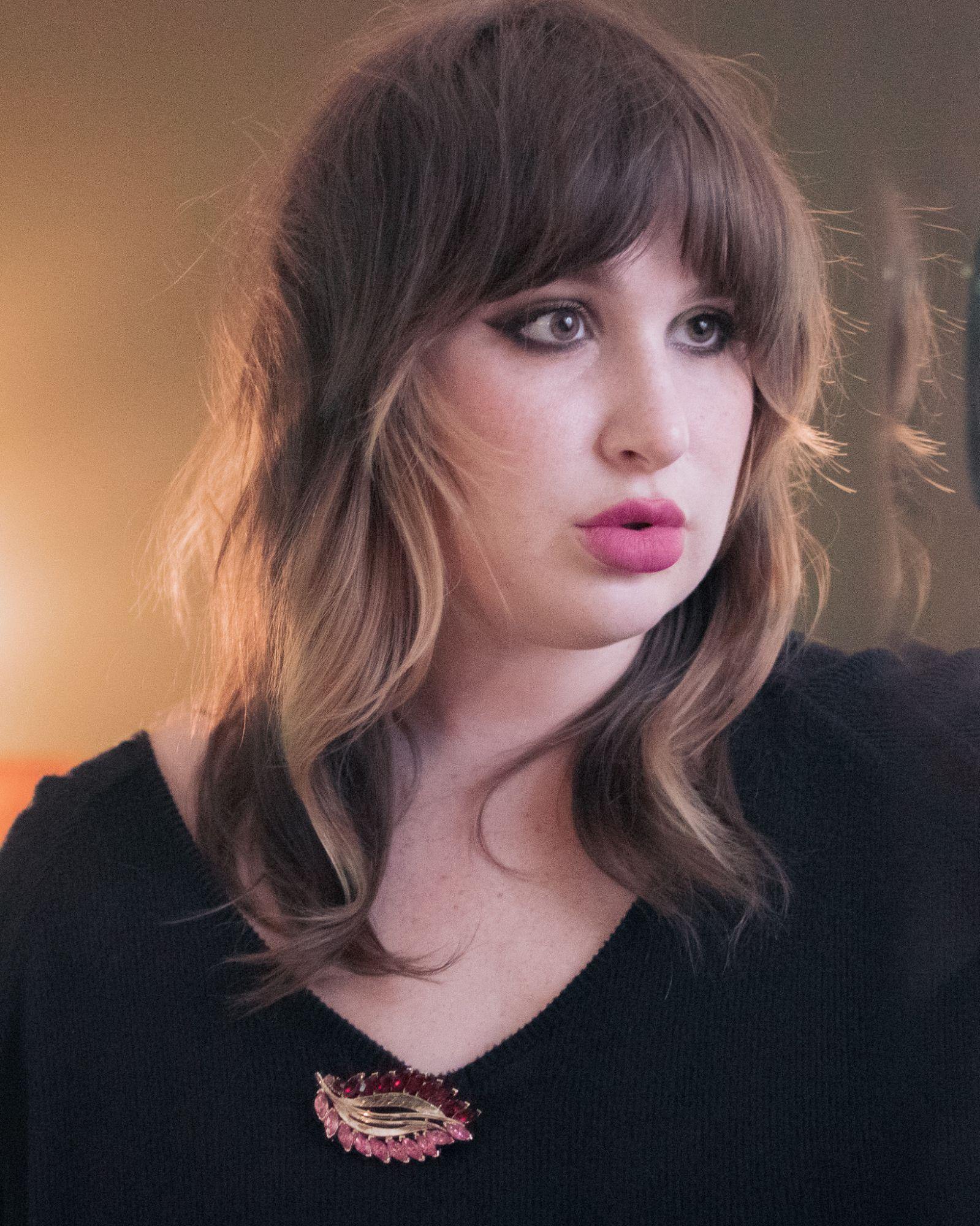 Vintage Pink and Red Rhinestone Leaf Brooch by Unsigned Beauty - Vintage Meet Modern Vintage Jewelry - Chicago, Illinois - #oldhollywoodglamour #vintagemeetmodern #designervintage #jewelrybox #antiquejewelry #vintagejewelry