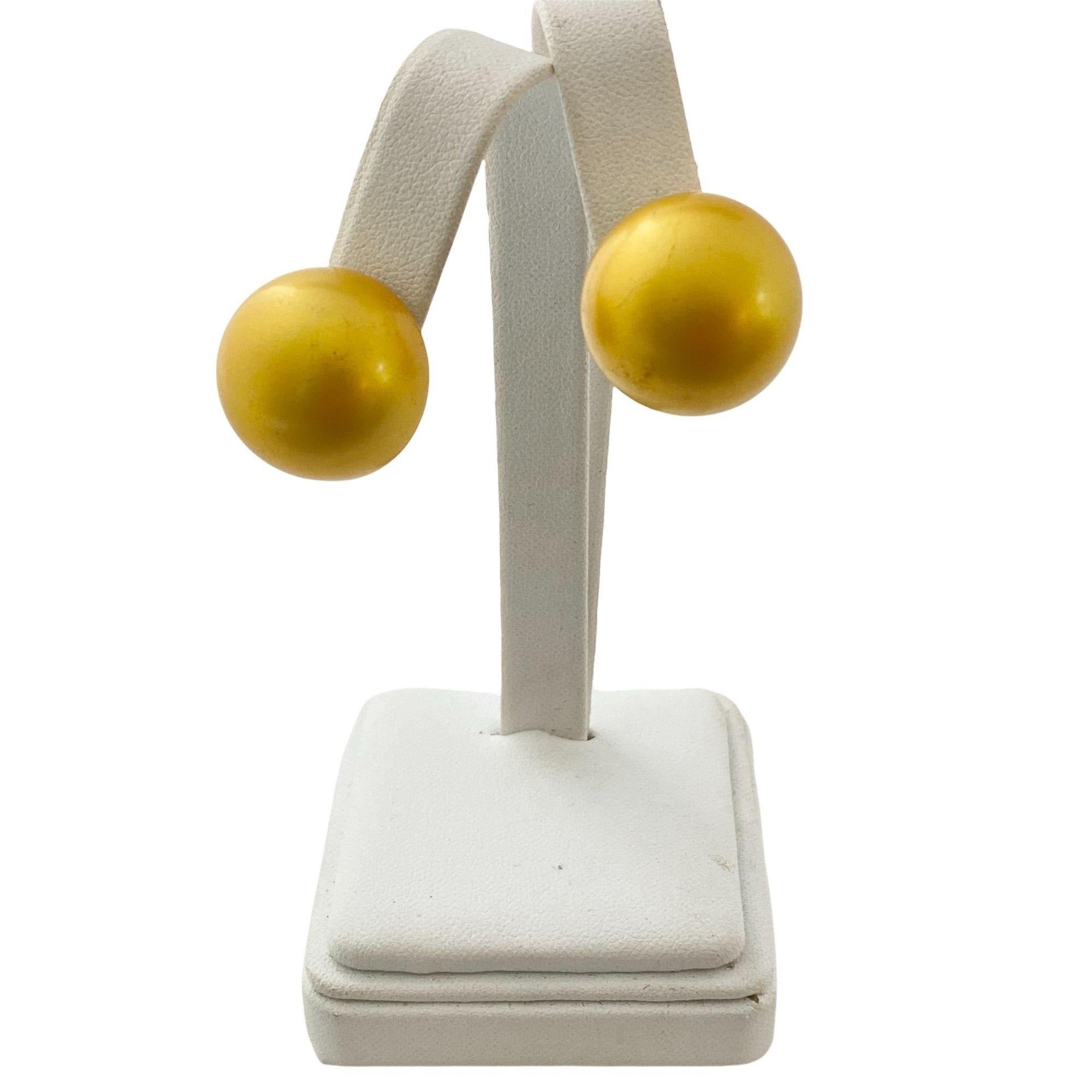 Vintage Yellow Statement Earrings by Unsigned Beauty - Vintage Meet Modern Vintage Jewelry - Chicago, Illinois - #oldhollywoodglamour #vintagemeetmodern #designervintage #jewelrybox #antiquejewelry #vintagejewelry