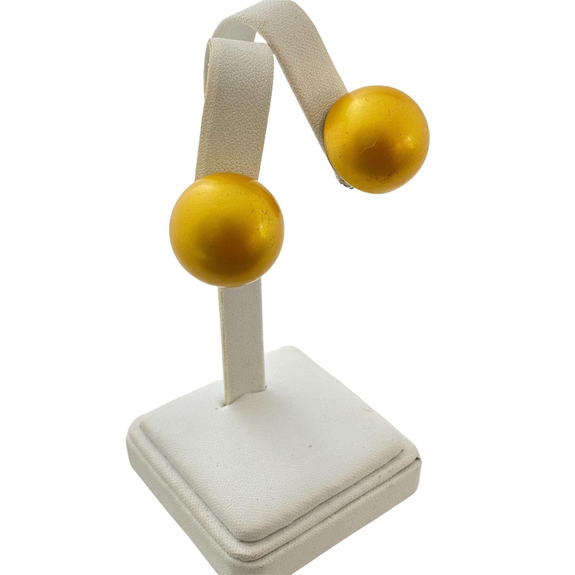 Vintage Yellow Statement Earrings by Unsigned Beauty - Vintage Meet Modern Vintage Jewelry - Chicago, Illinois - #oldhollywoodglamour #vintagemeetmodern #designervintage #jewelrybox #antiquejewelry #vintagejewelry