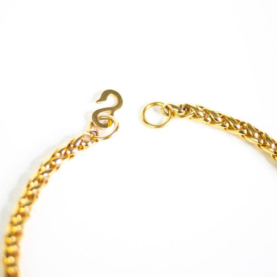 Vintage Gold Lion Charm Necklace by Unsigned Beauty - Vintage Meet Modern Vintage Jewelry - Chicago, Illinois - #oldhollywoodglamour #vintagemeetmodern #designervintage #jewelrybox #antiquejewelry #vintagejewelry