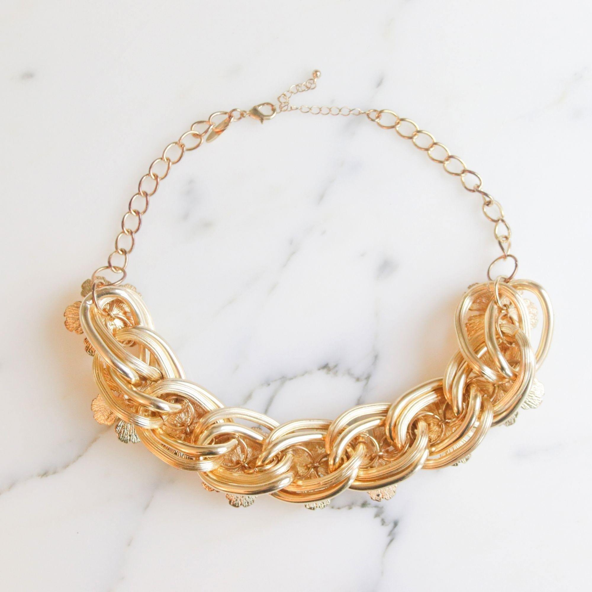 Vintage Chunky Gold White Flower Necklace by Unsigned Beauty - Vintage Meet Modern Vintage Jewelry - Chicago, Illinois - #oldhollywoodglamour #vintagemeetmodern #designervintage #jewelrybox #antiquejewelry #vintagejewelry