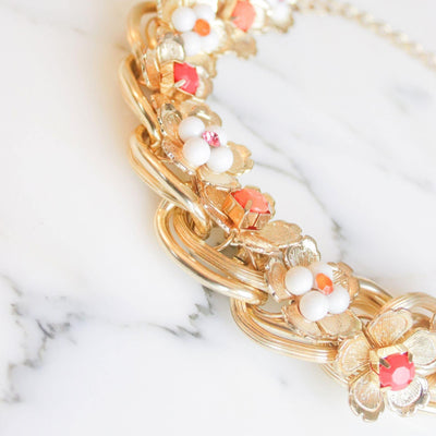 Vintage Chunky Gold White Flower Necklace by Unsigned Beauty - Vintage Meet Modern Vintage Jewelry - Chicago, Illinois - #oldhollywoodglamour #vintagemeetmodern #designervintage #jewelrybox #antiquejewelry #vintagejewelry