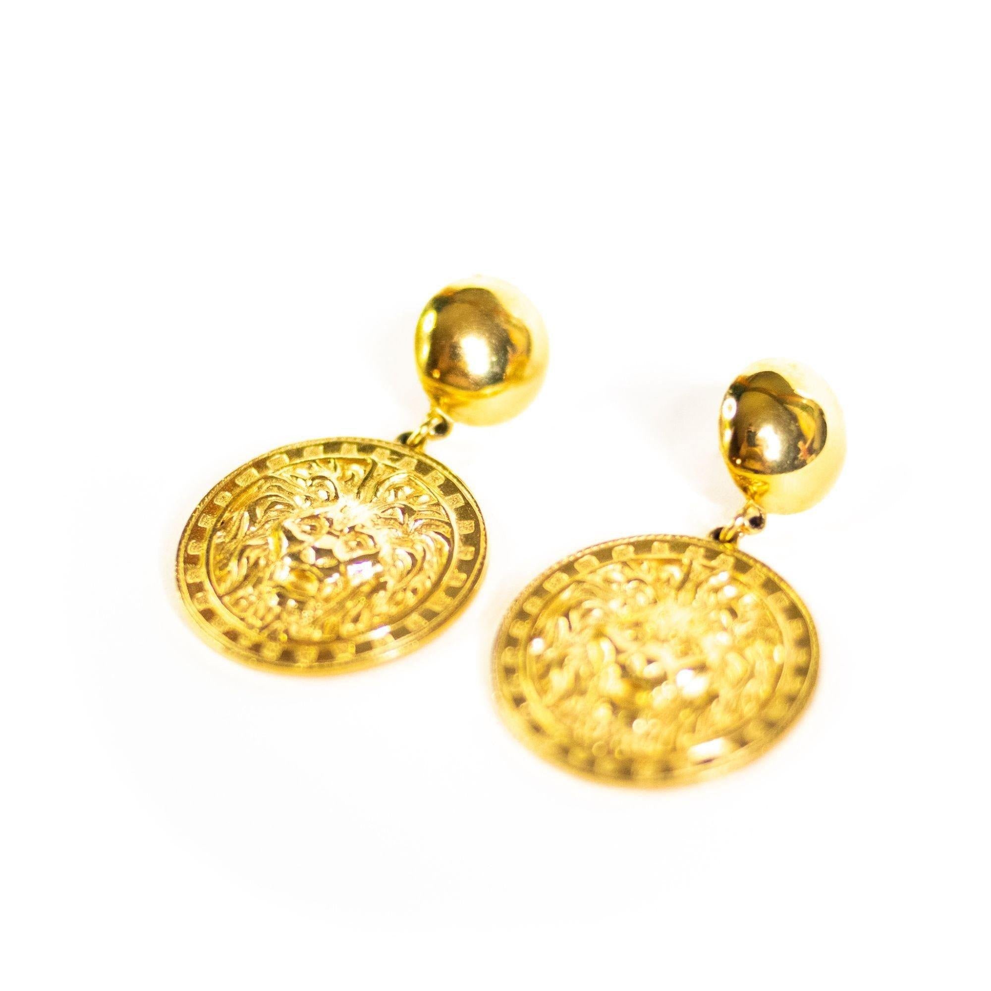 Vintage Gold Lion Disc Statement Earrings by Unsigned Beauty - Vintage Meet Modern Vintage Jewelry - Chicago, Illinois - #oldhollywoodglamour #vintagemeetmodern #designervintage #jewelrybox #antiquejewelry #vintagejewelry