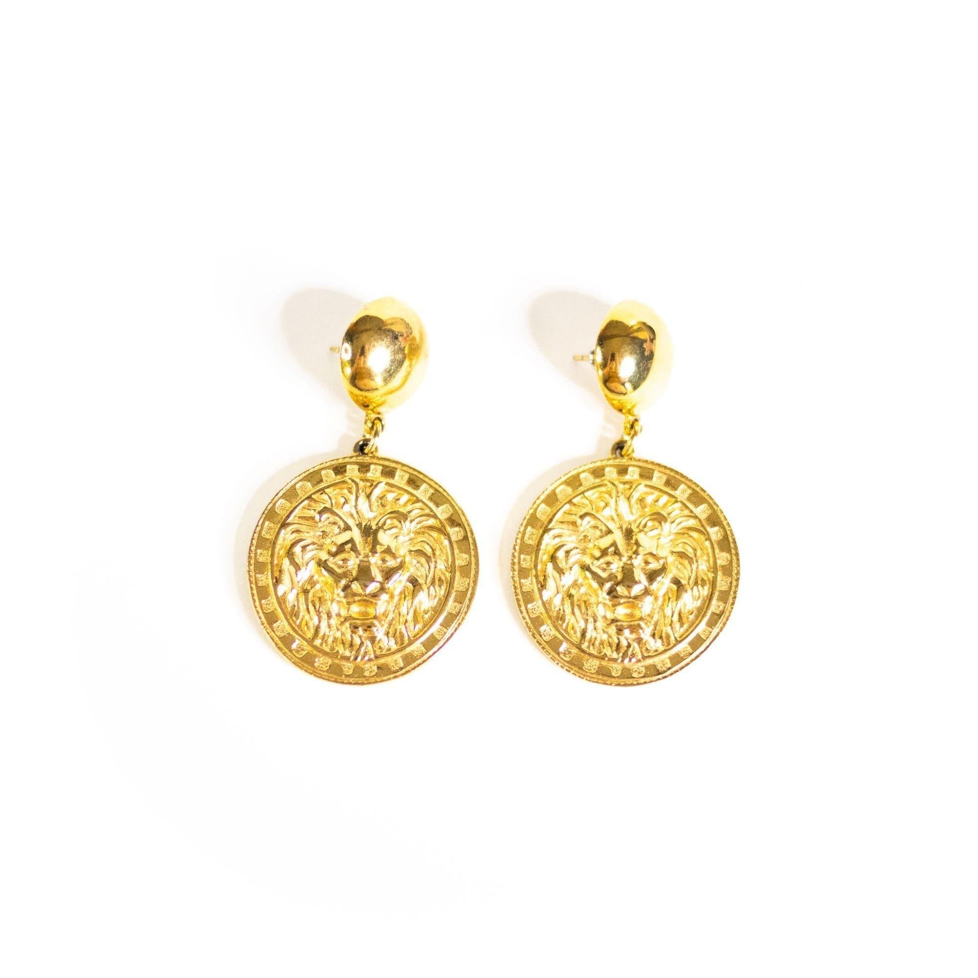 Vintage Gold Lion Disc Statement Earrings by Unsigned Beauty - Vintage Meet Modern Vintage Jewelry - Chicago, Illinois - #oldhollywoodglamour #vintagemeetmodern #designervintage #jewelrybox #antiquejewelry #vintagejewelry