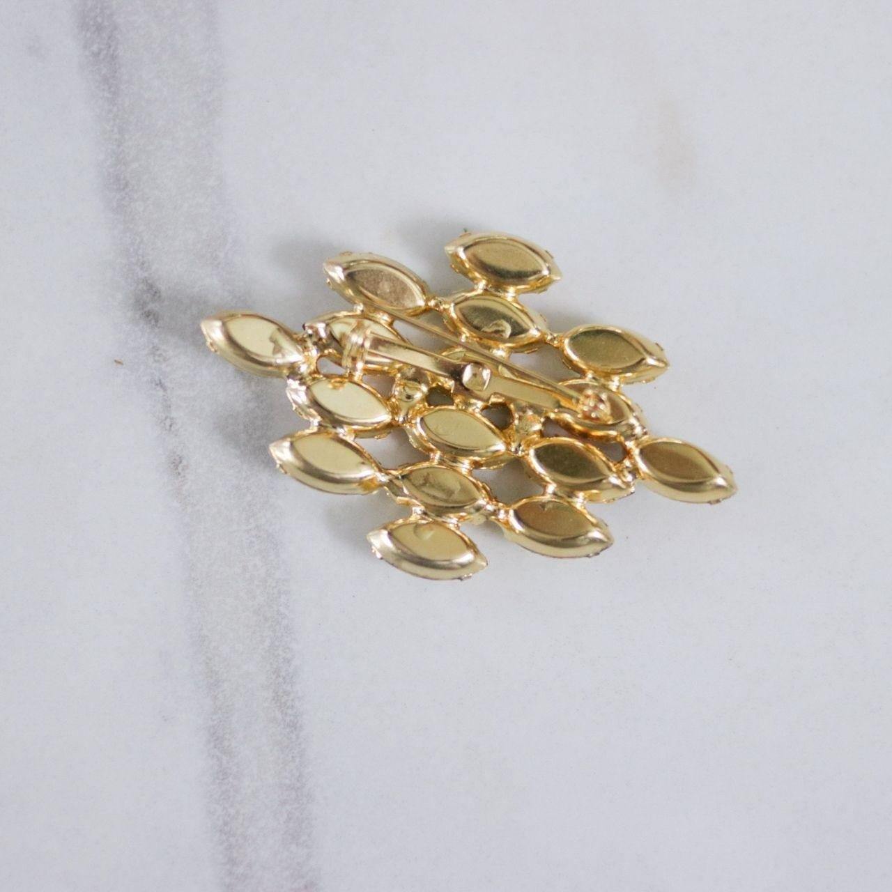 Vintage Yellow and Amber Rhinestone Brooch by Unsigned Beauty - Vintage Meet Modern Vintage Jewelry - Chicago, Illinois - #oldhollywoodglamour #vintagemeetmodern #designervintage #jewelrybox #antiquejewelry #vintagejewelry