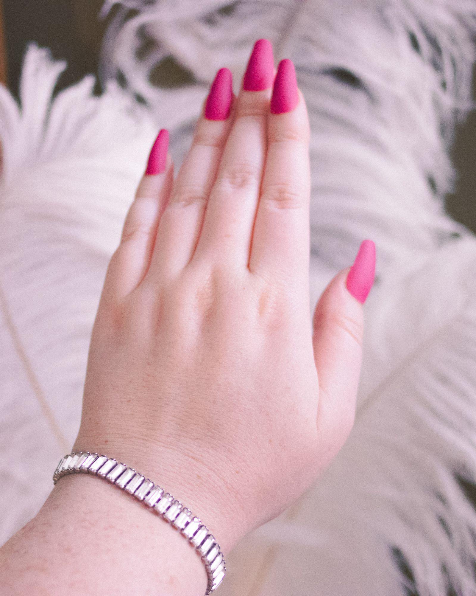 Vintage Art Deco Emerald Cut Crystal Rhinestone Line Bracelet by Unsigned Beauty - Vintage Meet Modern Vintage Jewelry - Chicago, Illinois - #oldhollywoodglamour #vintagemeetmodern #designervintage #jewelrybox #antiquejewelry #vintagejewelry