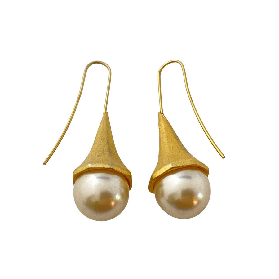 Vintage Contemporary Brushed Gold and Faux Pearl Earrings by Unsigned Beauty - Vintage Meet Modern Vintage Jewelry - Chicago, Illinois - #oldhollywoodglamour #vintagemeetmodern #designervintage #jewelrybox #antiquejewelry #vintagejewelry