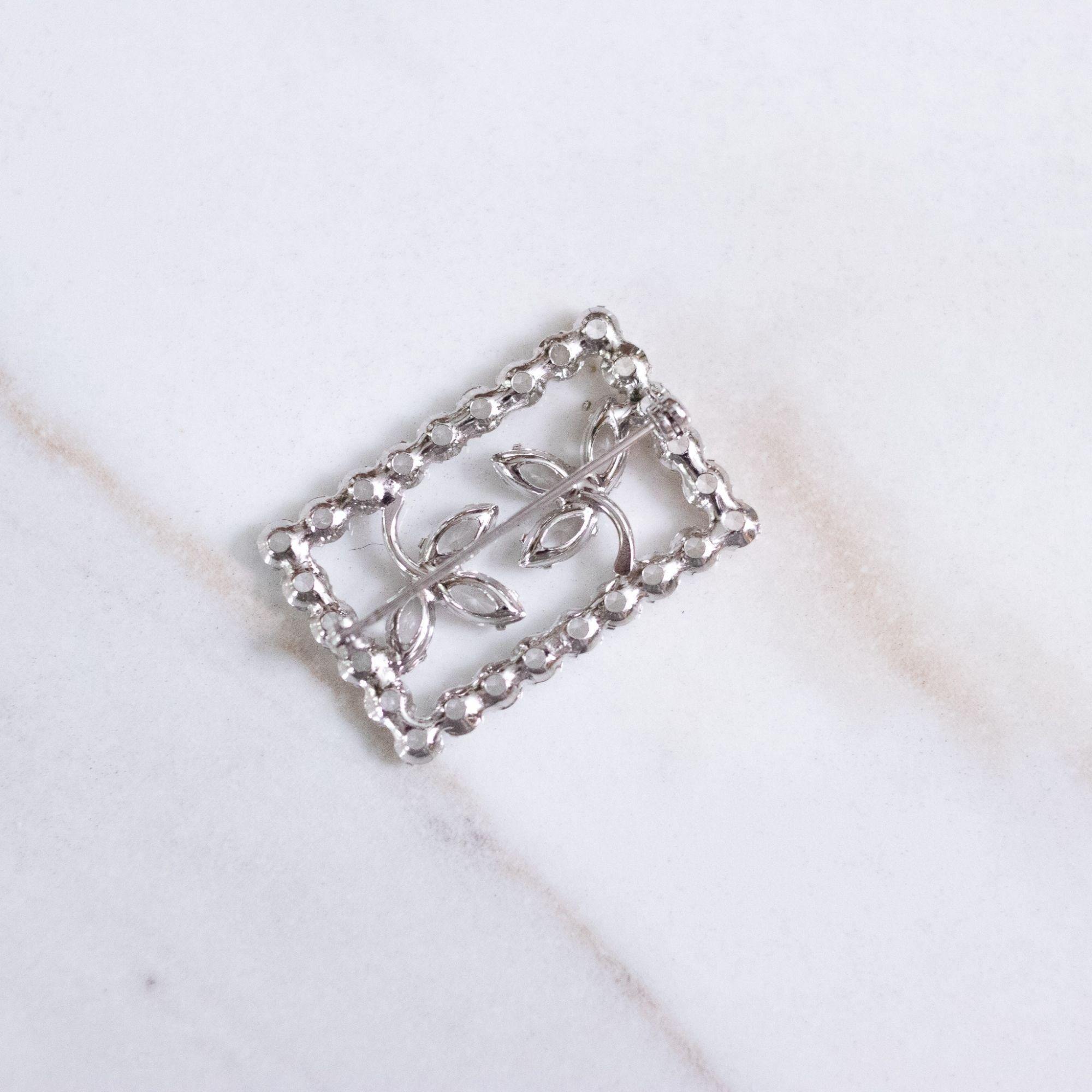 Vintage Art Deco Petite Flower Picture Frame Brooch by Unsigned Beauty - Vintage Meet Modern Vintage Jewelry - Chicago, Illinois - #oldhollywoodglamour #vintagemeetmodern #designervintage #jewelrybox #antiquejewelry #vintagejewelry