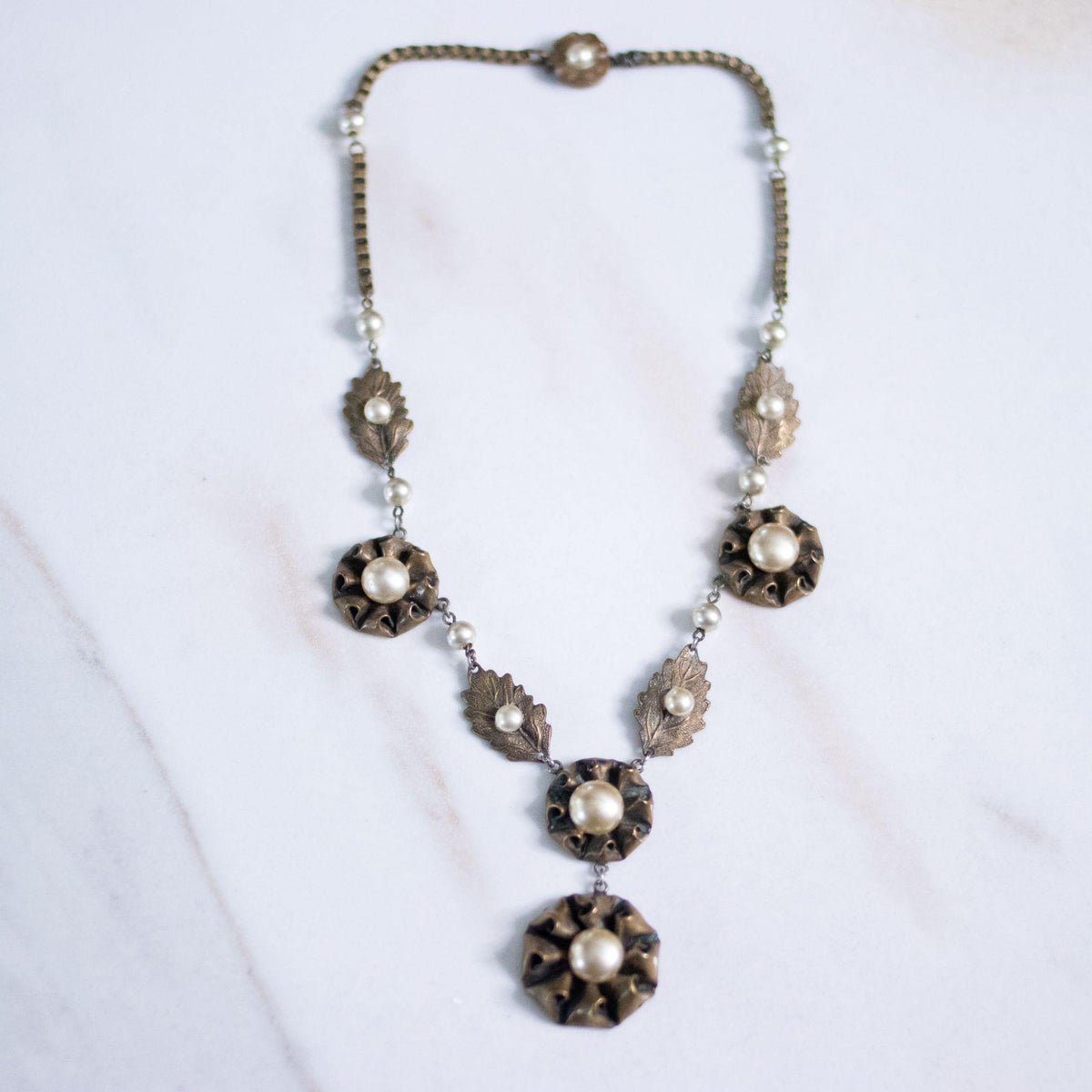 Vintage Ruffle Link with Pearl Lavalier Necklace
