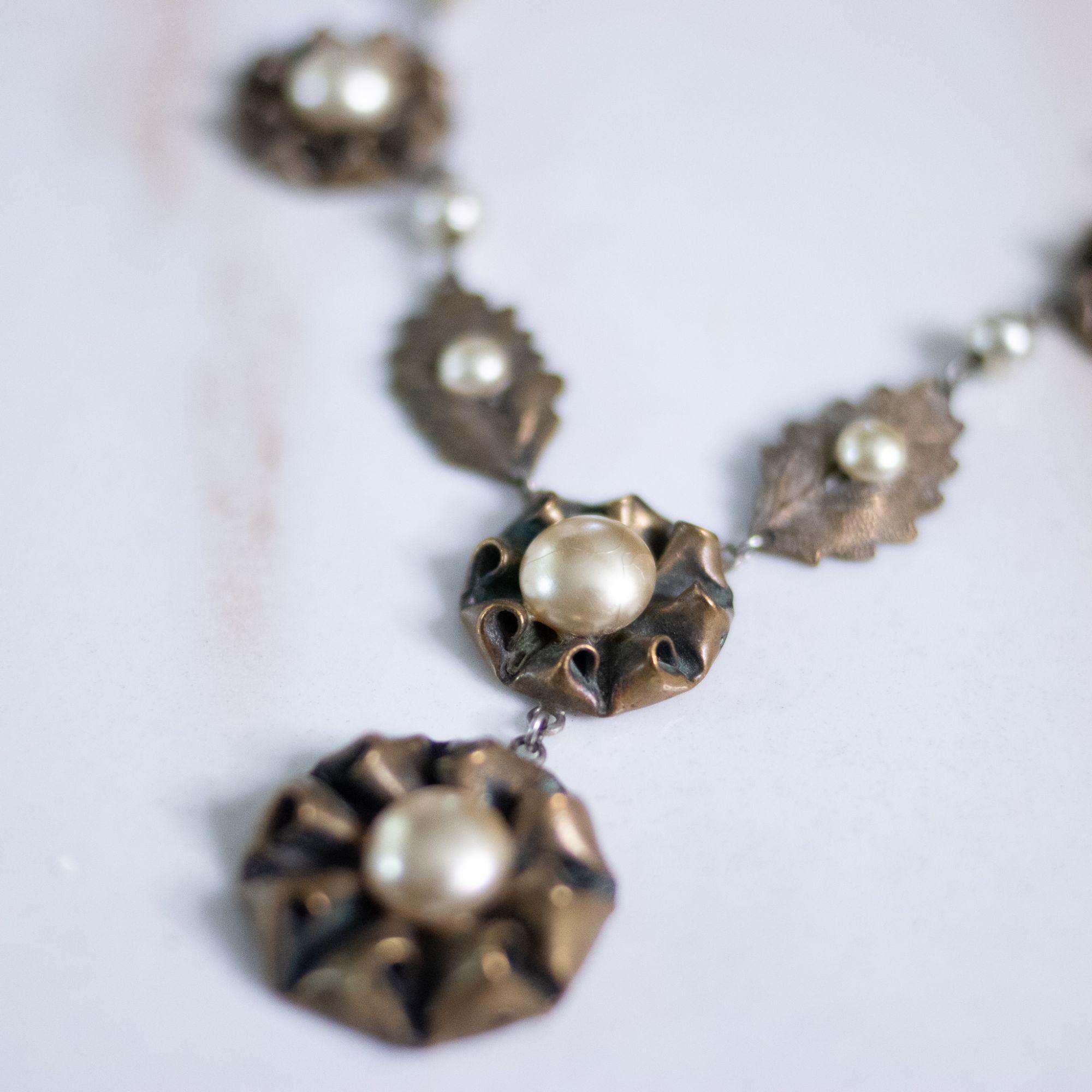 Vintage Ruffle Link with Pearl Lavalier Necklace by Unsigned Beauty - Vintage Meet Modern Vintage Jewelry - Chicago, Illinois - #oldhollywoodglamour #vintagemeetmodern #designervintage #jewelrybox #antiquejewelry #vintagejewelry