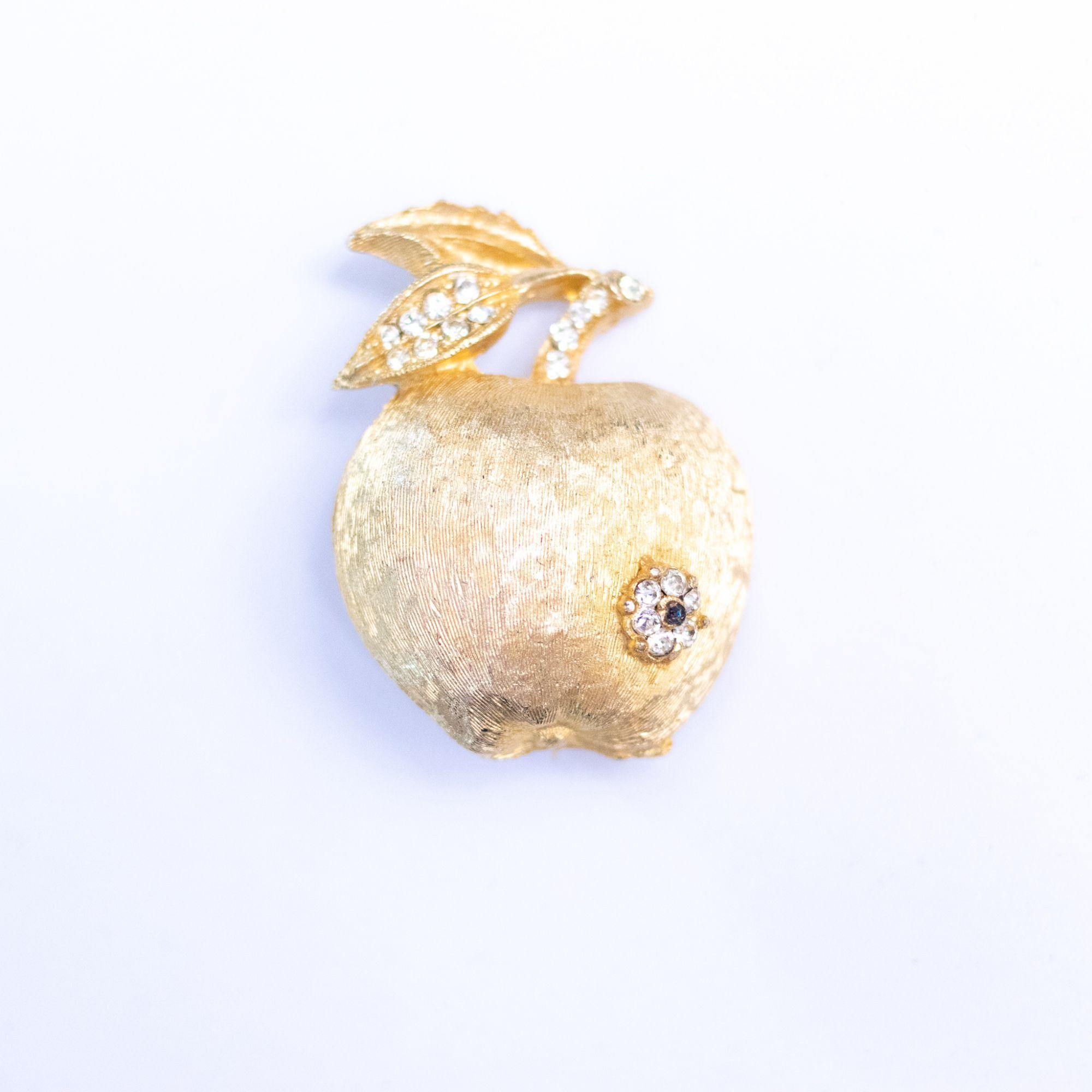 Vintage Apple Brooch with Rhinestones by Unsigned Beauty - Vintage Meet Modern Vintage Jewelry - Chicago, Illinois - #oldhollywoodglamour #vintagemeetmodern #designervintage #jewelrybox #antiquejewelry #vintagejewelry