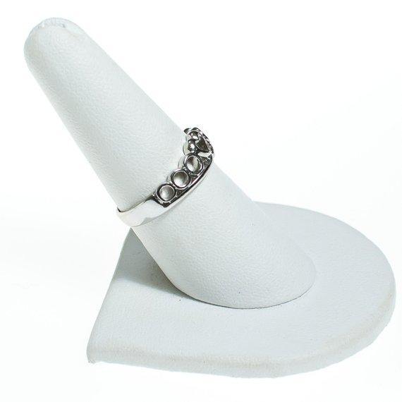 Silver Heart Band Ring Size 8 by 1980s - Vintage Meet Modern Vintage Jewelry - Chicago, Illinois - #oldhollywoodglamour #vintagemeetmodern #designervintage #jewelrybox #antiquejewelry #vintagejewelry