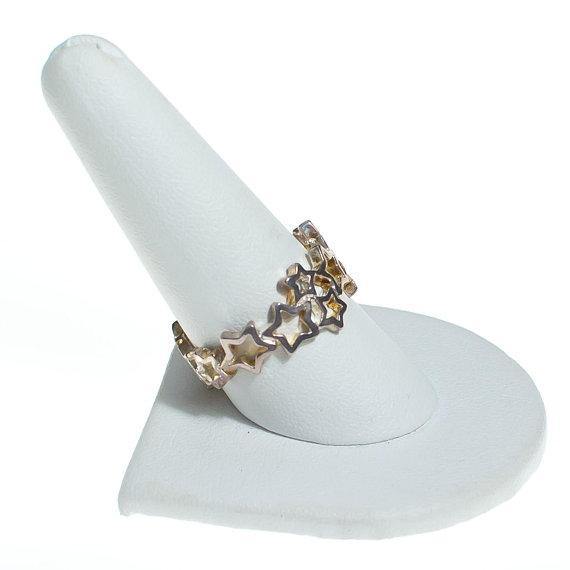 Vintage Silver Star Band Ring by 1980s - Vintage Meet Modern Vintage Jewelry - Chicago, Illinois - #oldhollywoodglamour #vintagemeetmodern #designervintage #jewelrybox #antiquejewelry #vintagejewelry
