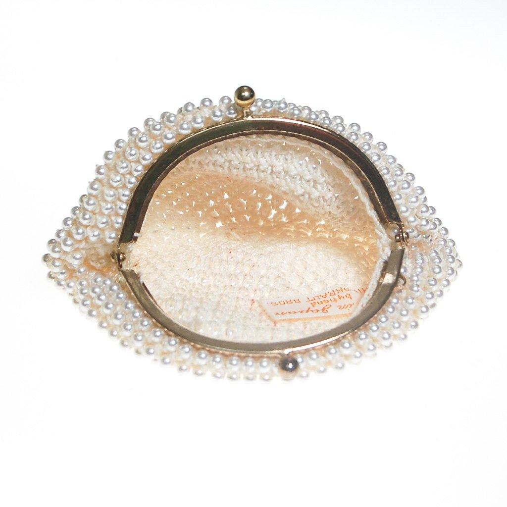 Pearl Coin Purse by Made in Japan - Vintage Meet Modern Vintage Jewelry - Chicago, Illinois - #oldhollywoodglamour #vintagemeetmodern #designervintage #jewelrybox #antiquejewelry #vintagejewelry