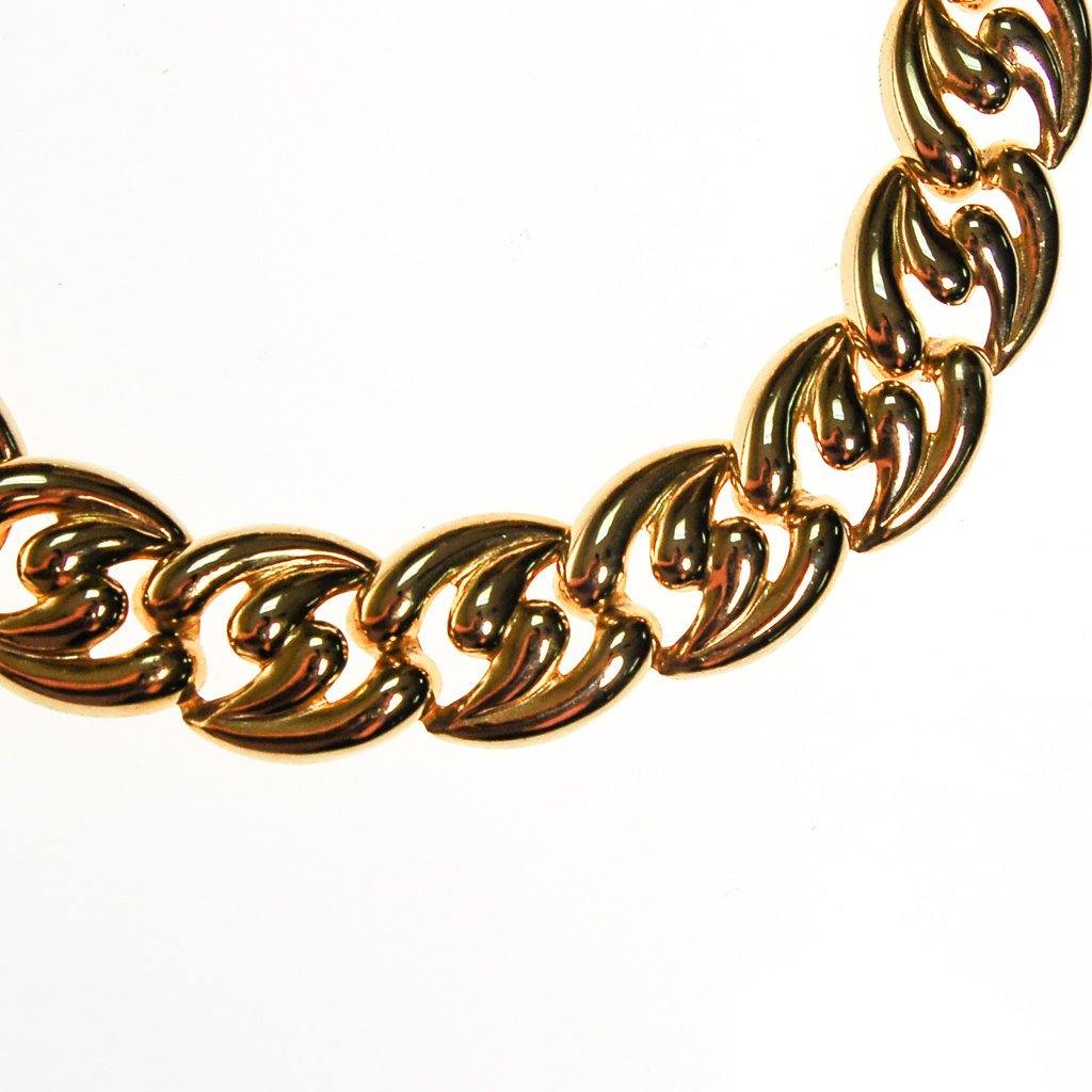 Classic Gold Link Chain Necklace by Unsigned Beauty - Vintage Meet Modern Vintage Jewelry - Chicago, Illinois - #oldhollywoodglamour #vintagemeetmodern #designervintage #jewelrybox #antiquejewelry #vintagejewelry