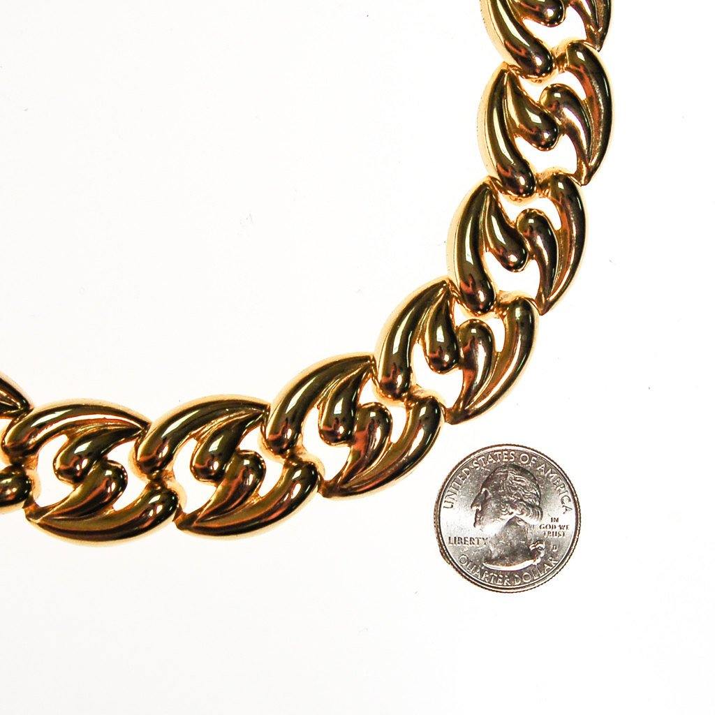 Classic Gold Link Chain Necklace by Unsigned Beauty - Vintage Meet Modern Vintage Jewelry - Chicago, Illinois - #oldhollywoodglamour #vintagemeetmodern #designervintage #jewelrybox #antiquejewelry #vintagejewelry