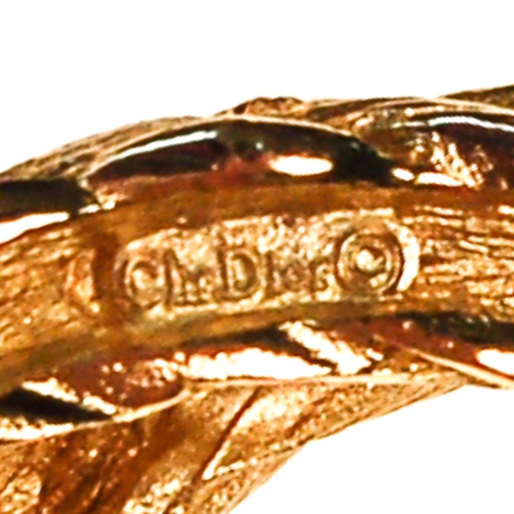 Christian Dior Gold Cable Interlocking Circle Brooch by Christian Dior - Vintage Meet Modern Vintage Jewelry - Chicago, Illinois - #oldhollywoodglamour #vintagemeetmodern #designervintage #jewelrybox #antiquejewelry #vintagejewelry