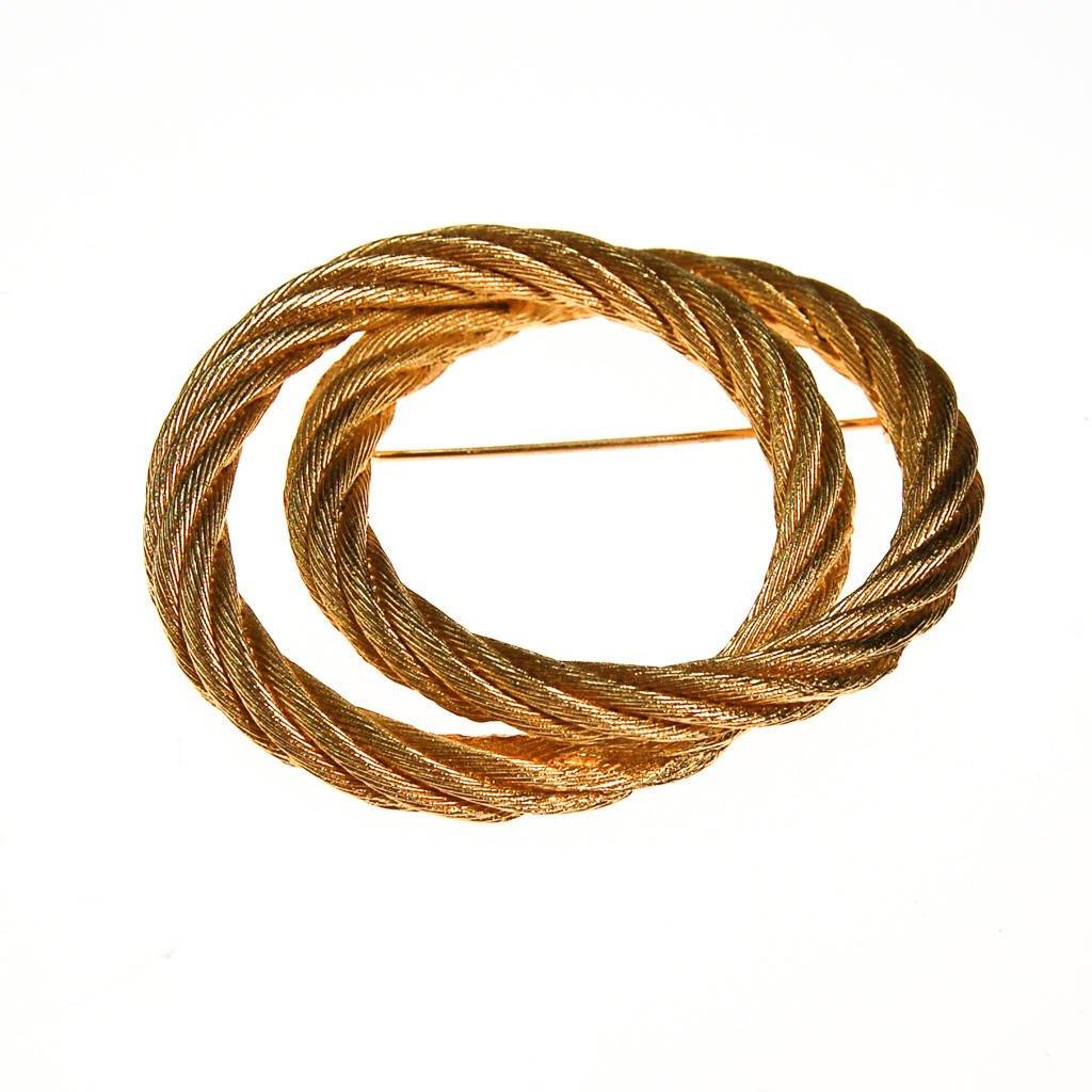 Christian Dior Gold Cable Interlocking Circle Brooch by Christian Dior - Vintage Meet Modern Vintage Jewelry - Chicago, Illinois - #oldhollywoodglamour #vintagemeetmodern #designervintage #jewelrybox #antiquejewelry #vintagejewelry