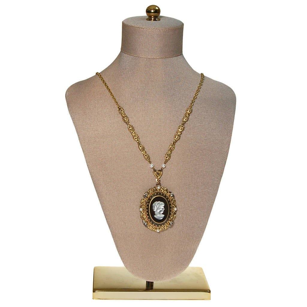 West Germany Black and White Cameo Pendant Necklace by unsigned - Vintage Meet Modern Vintage Jewelry - Chicago, Illinois - #oldhollywoodglamour #vintagemeetmodern #designervintage #jewelrybox #antiquejewelry #vintagejewelry