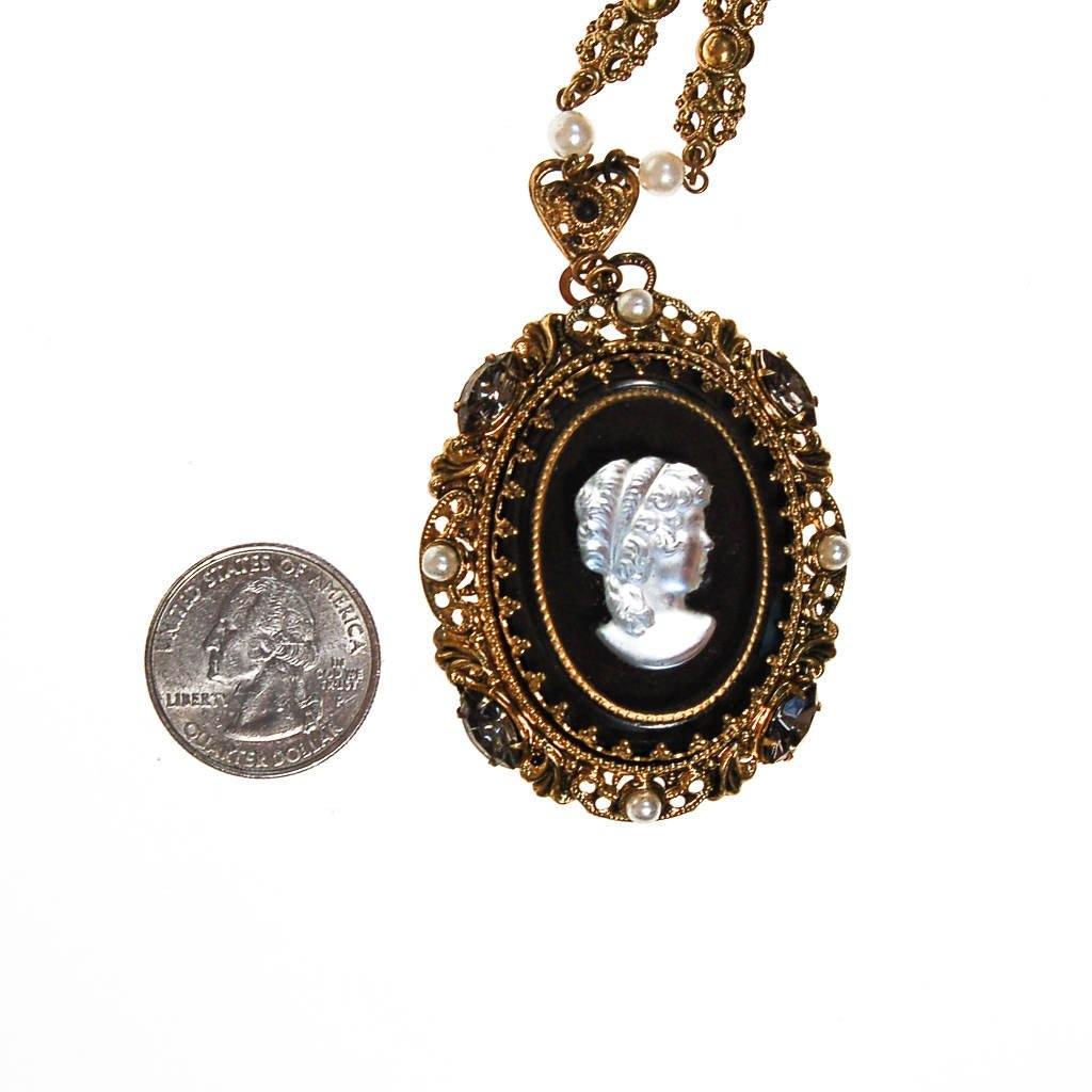 West Germany Black and White Cameo Pendant Necklace by unsigned - Vintage Meet Modern Vintage Jewelry - Chicago, Illinois - #oldhollywoodglamour #vintagemeetmodern #designervintage #jewelrybox #antiquejewelry #vintagejewelry