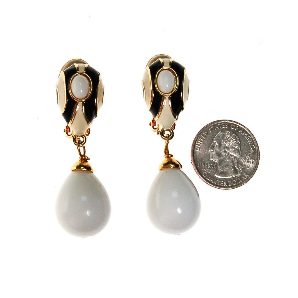 Les Bernard Dangling Black and White Statement Earrings by Les Bernard - Vintage Meet Modern Vintage Jewelry - Chicago, Illinois - #oldhollywoodglamour #vintagemeetmodern #designervintage #jewelrybox #antiquejewelry #vintagejewelry