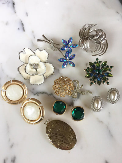 Bouquet of Posies Brooch, Gold Tone, Rhinestones, Bow by Unsigned Beauty - Vintage Meet Modern Vintage Jewelry - Chicago, Illinois - #oldhollywoodglamour #vintagemeetmodern #designervintage #jewelrybox #antiquejewelry #vintagejewelry