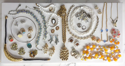 Weiss Rhinestone Daisy Earrings by Weiss - Vintage Meet Modern Vintage Jewelry - Chicago, Illinois - #oldhollywoodglamour #vintagemeetmodern #designervintage #jewelrybox #antiquejewelry #vintagejewelry