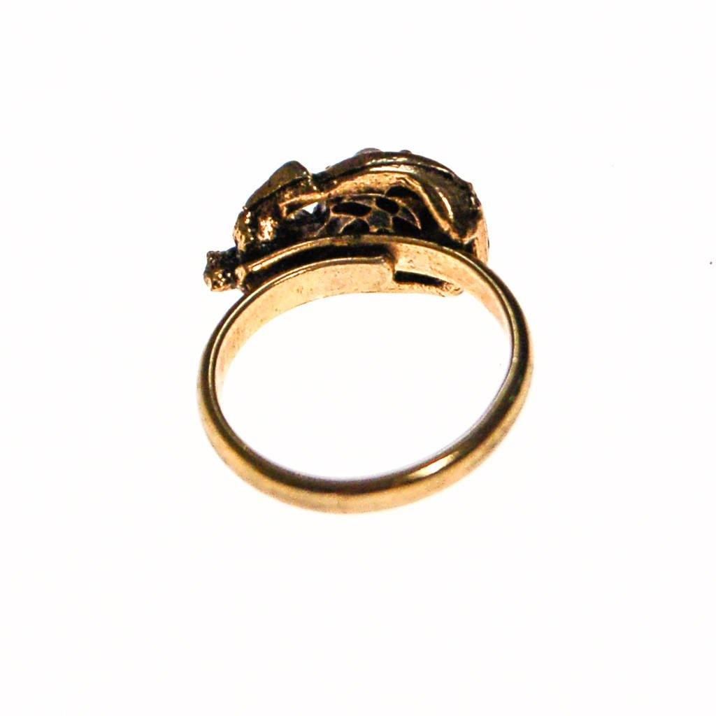 Pearl Daisy Flower Ring by Mid Century Modern - Vintage Meet Modern Vintage Jewelry - Chicago, Illinois - #oldhollywoodglamour #vintagemeetmodern #designervintage #jewelrybox #antiquejewelry #vintagejewelry