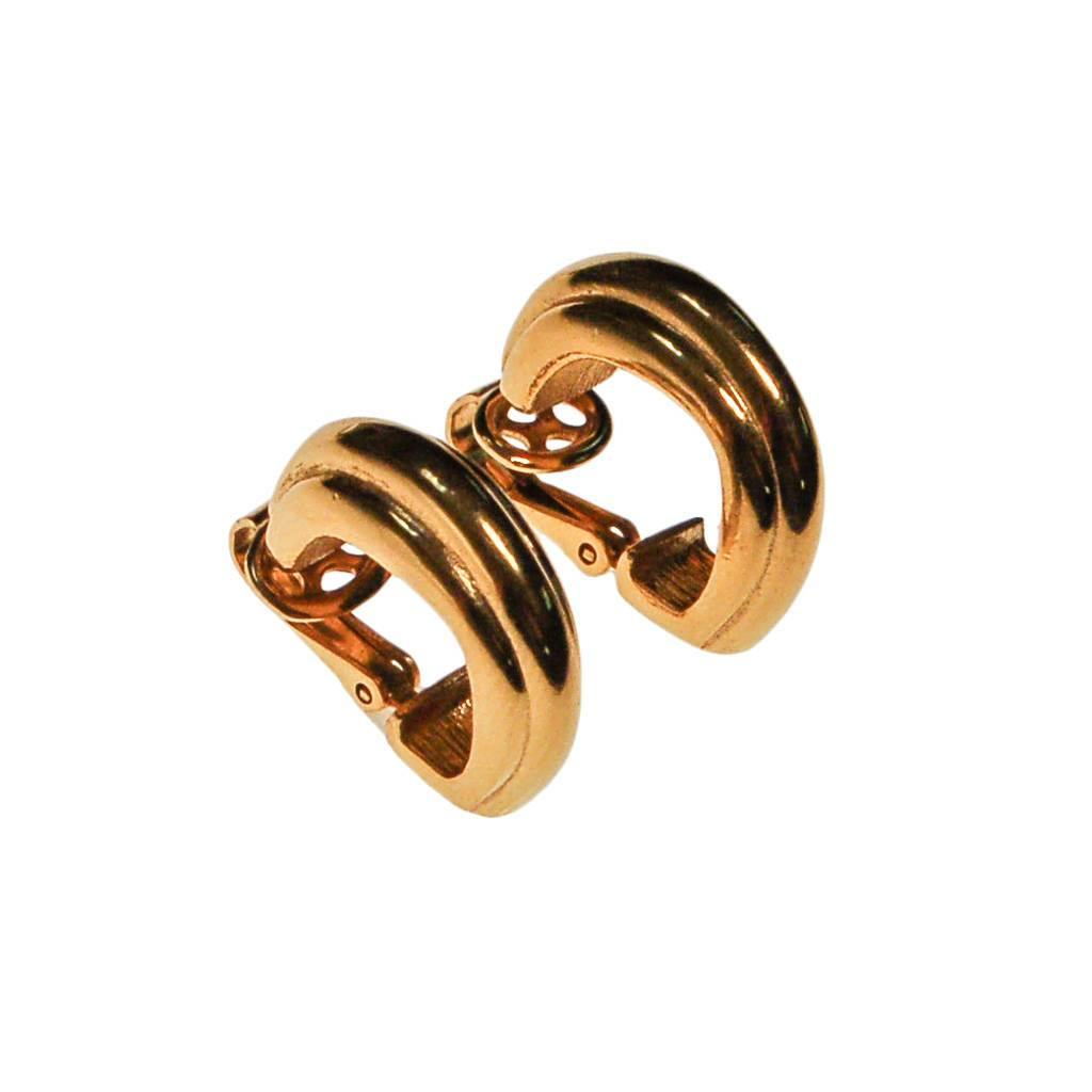 Crown Trifari Gold Ribbed Hoop Earrings by Crown Trifari - Vintage Meet Modern Vintage Jewelry - Chicago, Illinois - #oldhollywoodglamour #vintagemeetmodern #designervintage #jewelrybox #antiquejewelry #vintagejewelry