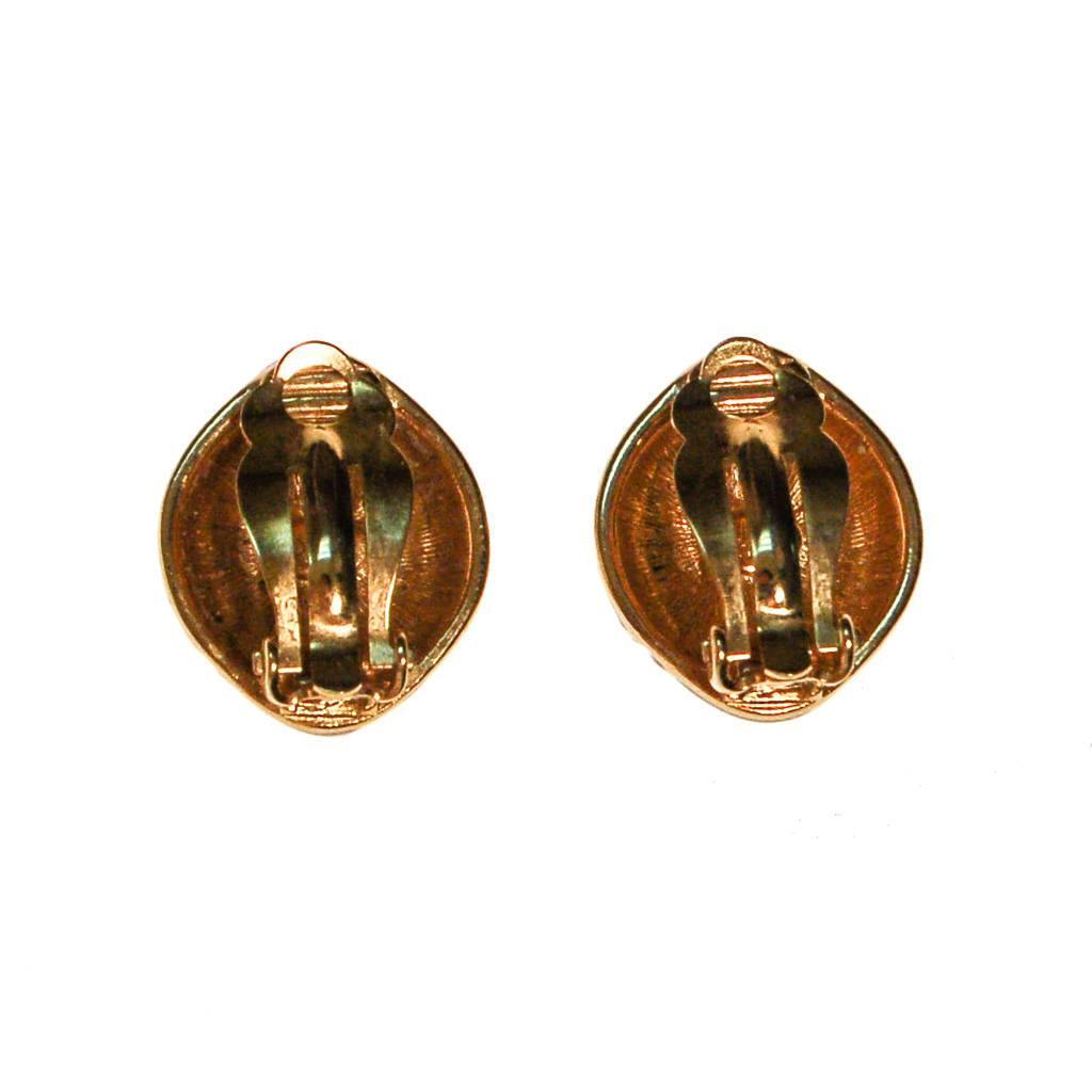 Vintage Joan Rivers Cream, Tan, Taupe Geometric Earrings by joan Rivers - Vintage Meet Modern Vintage Jewelry - Chicago, Illinois - #oldhollywoodglamour #vintagemeetmodern #designervintage #jewelrybox #antiquejewelry #vintagejewelry