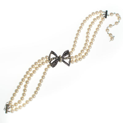 Vintage Richelieu Pearl Bow Choker Necklace by Richelieu - Vintage Meet Modern Vintage Jewelry - Chicago, Illinois - #oldhollywoodglamour #vintagemeetmodern #designervintage #jewelrybox #antiquejewelry #vintagejewelry