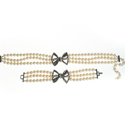 Vintage Richelieu Pearl Bow Choker Necklace by Richelieu - Vintage Meet Modern Vintage Jewelry - Chicago, Illinois - #oldhollywoodglamour #vintagemeetmodern #designervintage #jewelrybox #antiquejewelry #vintagejewelry