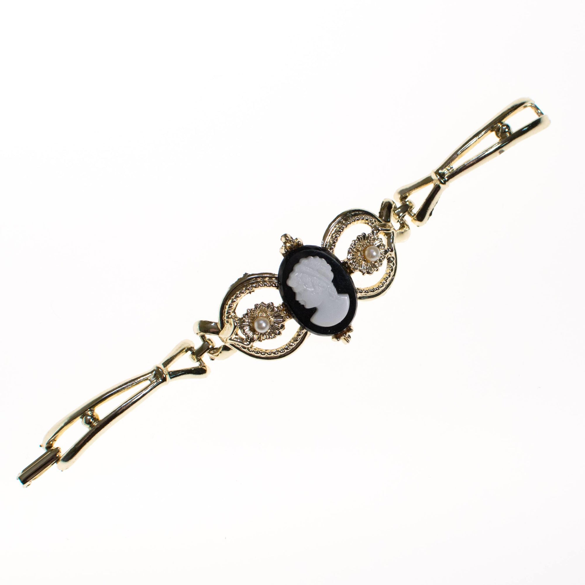 Vintage Cameo Bracelet by Cameo - Vintage Meet Modern Vintage Jewelry - Chicago, Illinois - #oldhollywoodglamour #vintagemeetmodern #designervintage #jewelrybox #antiquejewelry #vintagejewelry