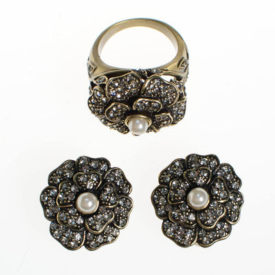 Vintage Heidi Daus Black Diamond and Faux Pearl Flower Statement Ring by Heidi Daus - Vintage Meet Modern Vintage Jewelry - Chicago, Illinois - #oldhollywoodglamour #vintagemeetmodern #designervintage #jewelrybox #antiquejewelry #vintagejewelry