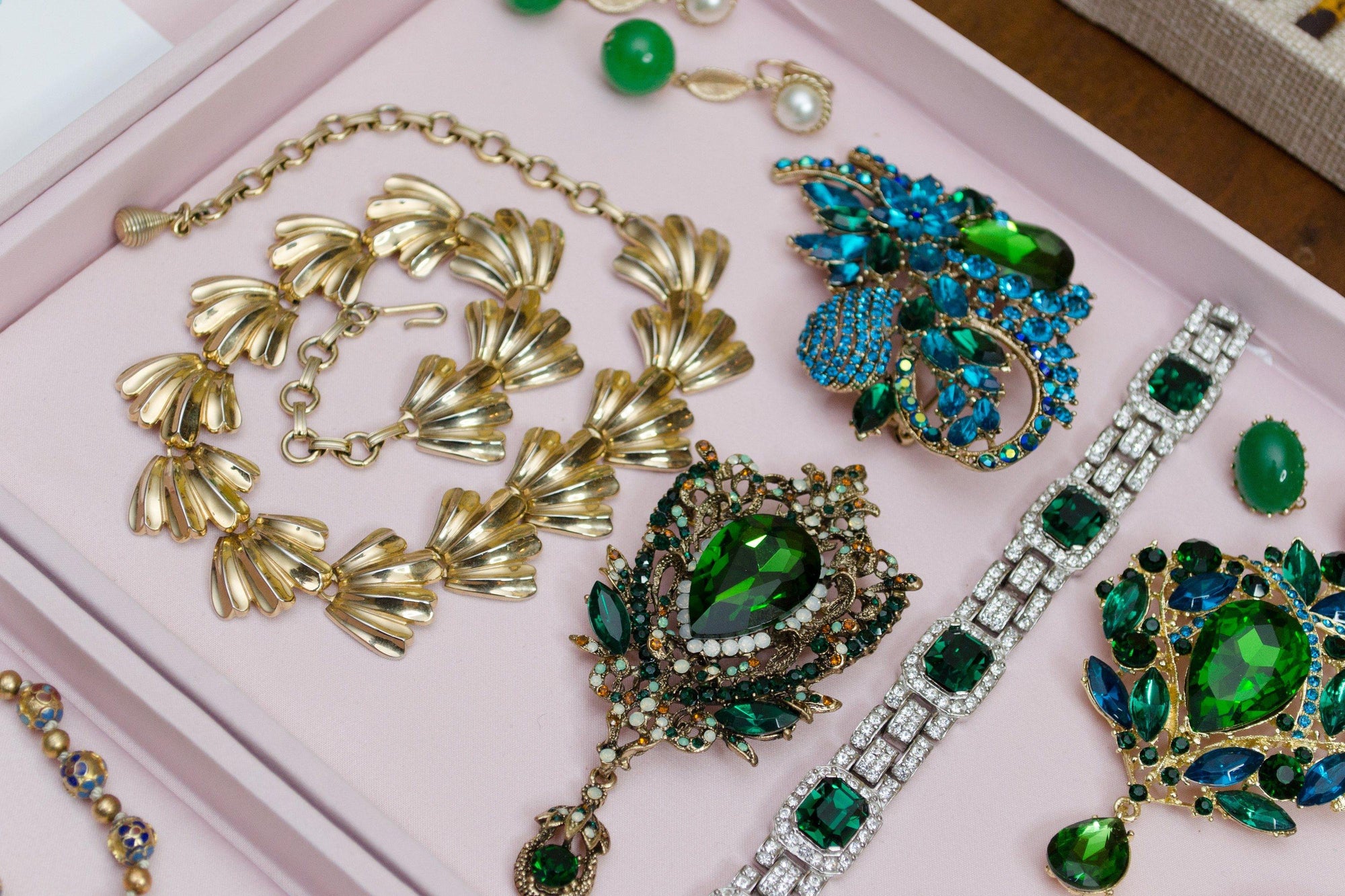 Vintage Emerald Green and Sapphire Blue Crystal Rhinestone Statement Brooch by Unsigned Beauty - Vintage Meet Modern Vintage Jewelry - Chicago, Illinois - #oldhollywoodglamour #vintagemeetmodern #designervintage #jewelrybox #antiquejewelry #vintagejewelry