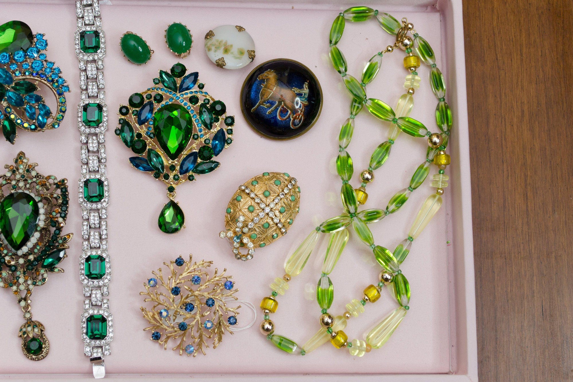 Vintage Emerald Green and Sapphire Blue Brooch with Dangling Pear Shape Crystal by Unsigned Beauty - Vintage Meet Modern Vintage Jewelry - Chicago, Illinois - #oldhollywoodglamour #vintagemeetmodern #designervintage #jewelrybox #antiquejewelry #vintagejewelry