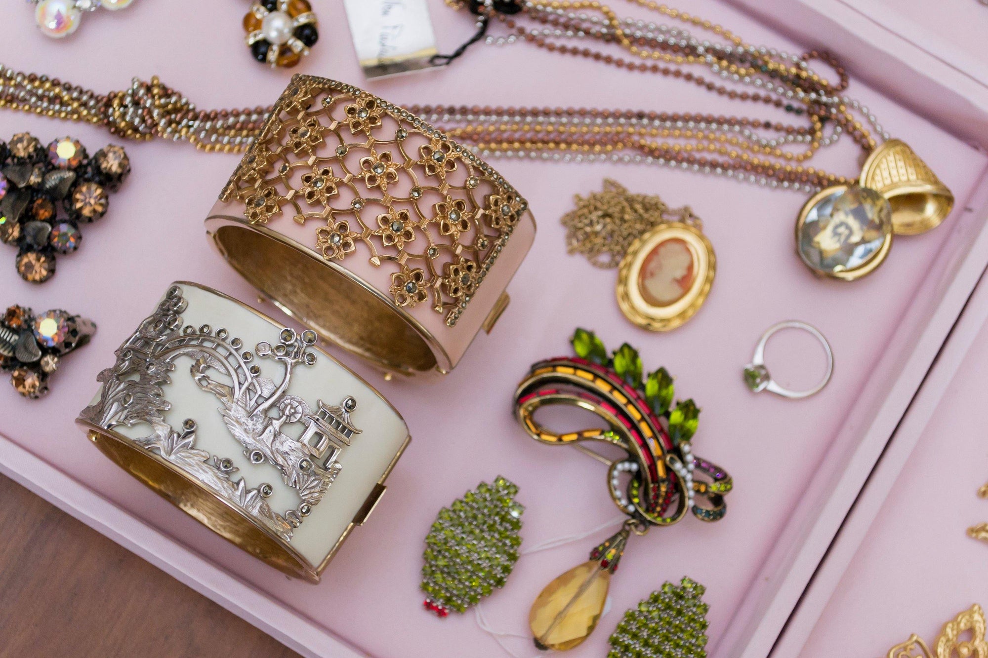 Vintage Gold Cameo Locket by 1980s - Vintage Meet Modern Vintage Jewelry - Chicago, Illinois - #oldhollywoodglamour #vintagemeetmodern #designervintage #jewelrybox #antiquejewelry #vintagejewelry