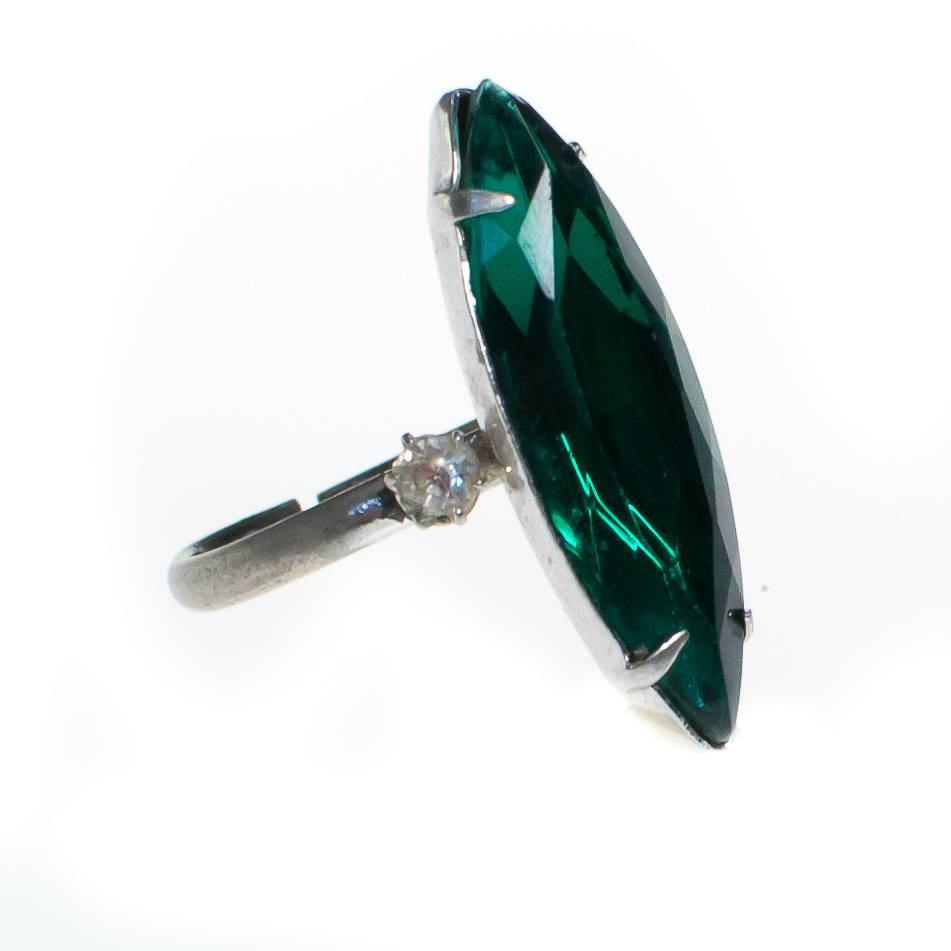 Vintage Emerald Green Crystal Marquise Statement Ring by 1950s - Vintage Meet Modern Vintage Jewelry - Chicago, Illinois - #oldhollywoodglamour #vintagemeetmodern #designervintage #jewelrybox #antiquejewelry #vintagejewelry