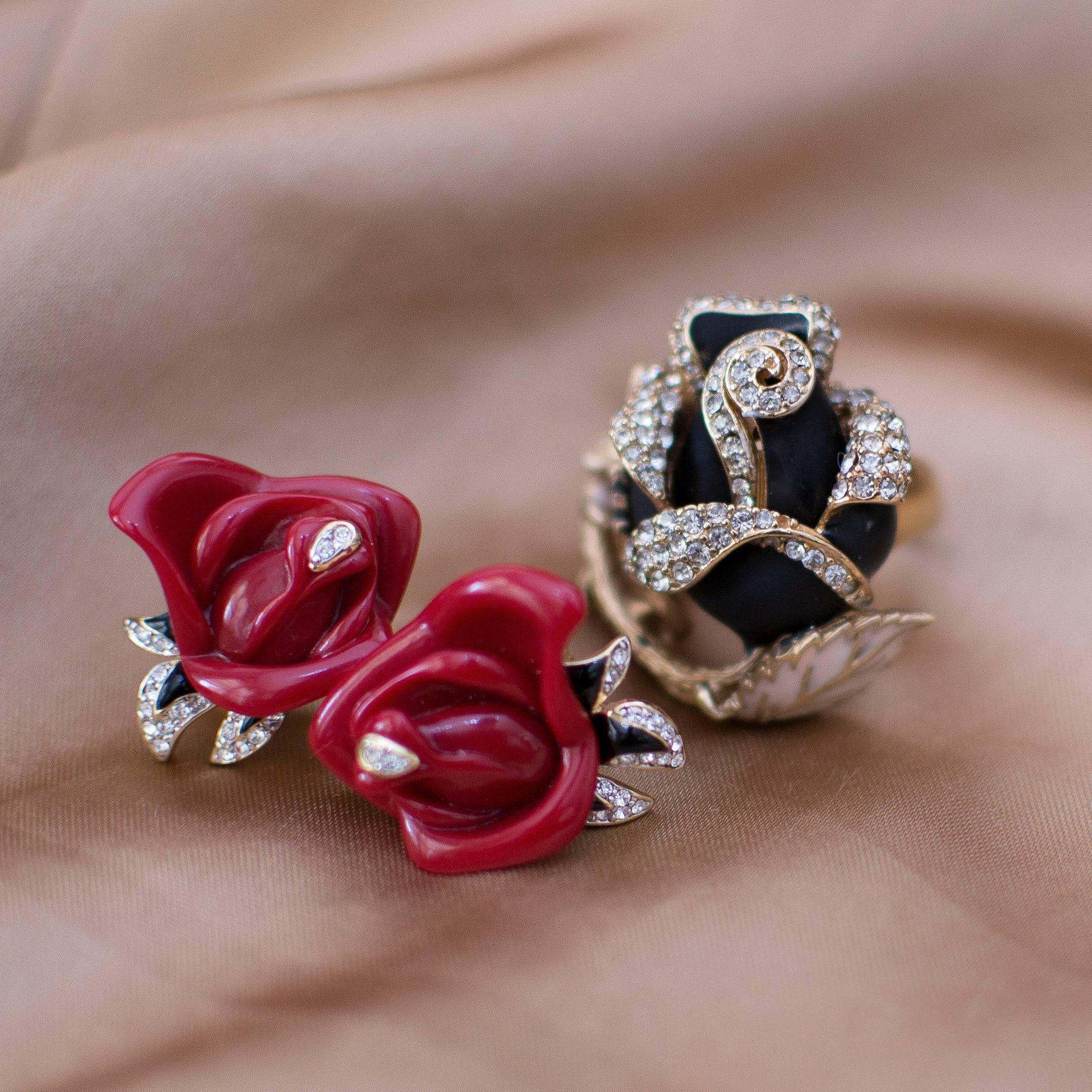 Vintage Kenneth Jay Lane Red Rose Earrings by Kenneth Jay Lane - Vintage Meet Modern Vintage Jewelry - Chicago, Illinois - #oldhollywoodglamour #vintagemeetmodern #designervintage #jewelrybox #antiquejewelry #vintagejewelry