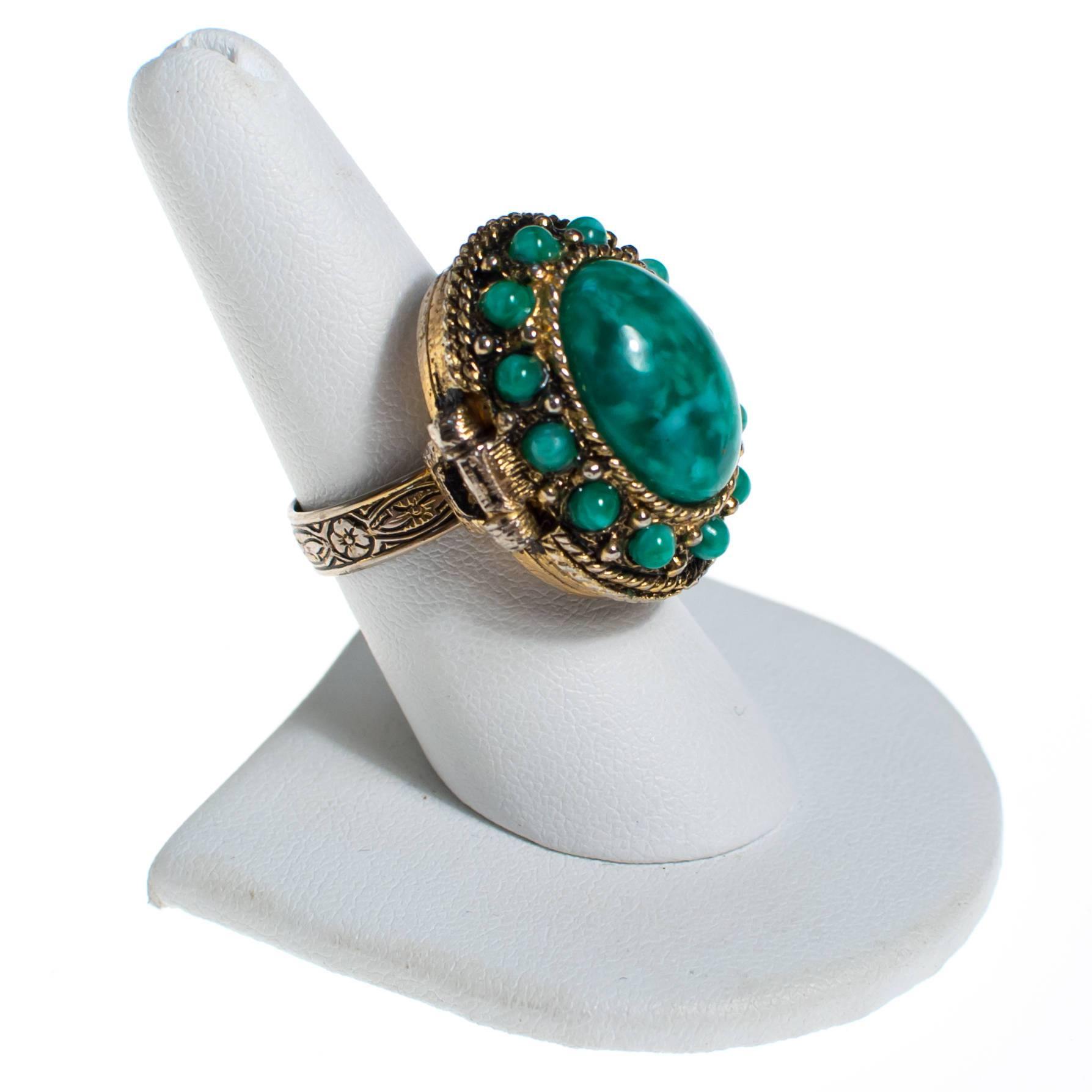 Vintage Speckled Jade Art Glass Statement Ring by 1960s - Vintage Meet Modern Vintage Jewelry - Chicago, Illinois - #oldhollywoodglamour #vintagemeetmodern #designervintage #jewelrybox #antiquejewelry #vintagejewelry