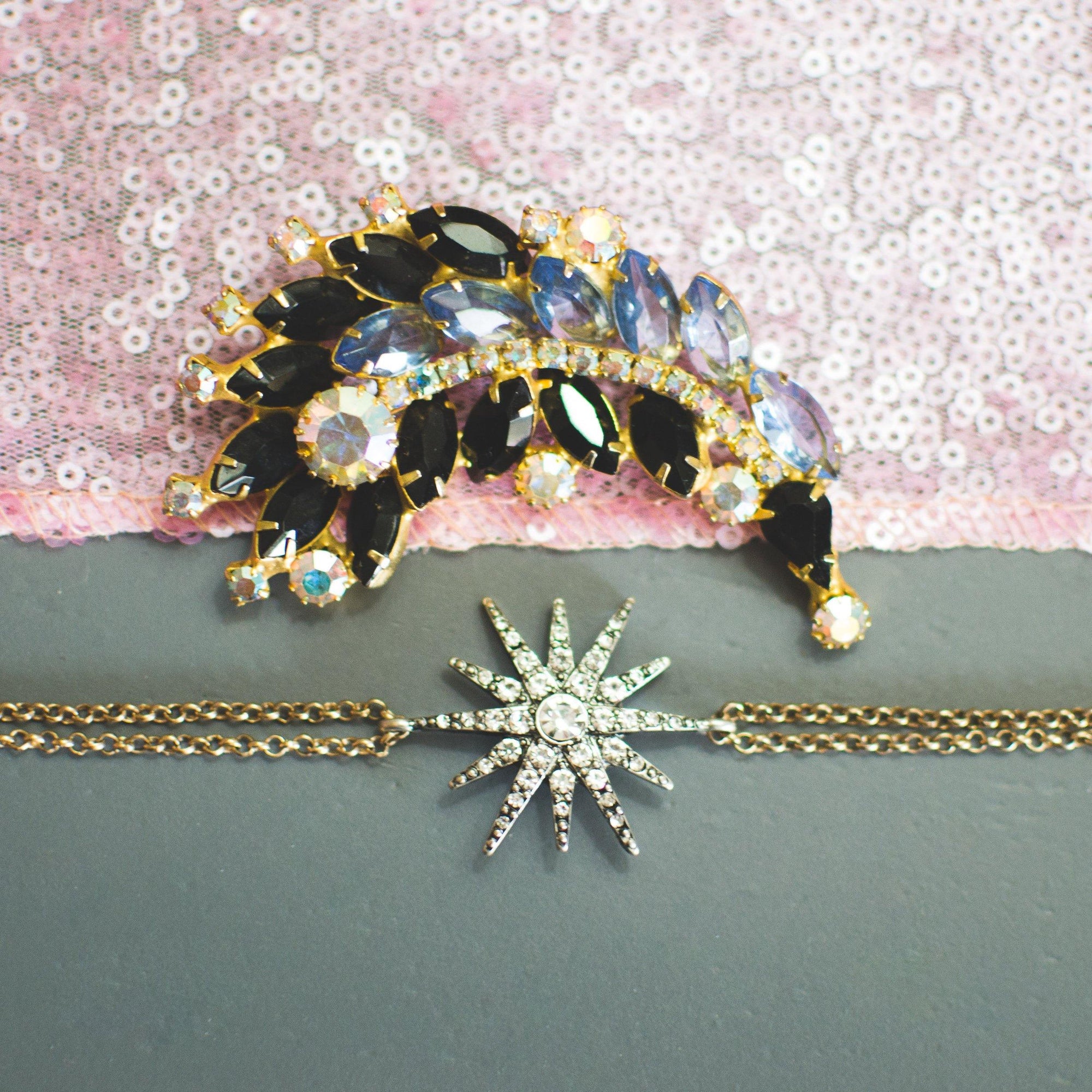 Vintage Juliana Aurora Borealis, Gray, and Jet Crystal Rhinestone Spray Style Brooch by Juliana - Vintage Meet Modern Vintage Jewelry - Chicago, Illinois - #oldhollywoodglamour #vintagemeetmodern #designervintage #jewelrybox #antiquejewelry #vintagejewelry