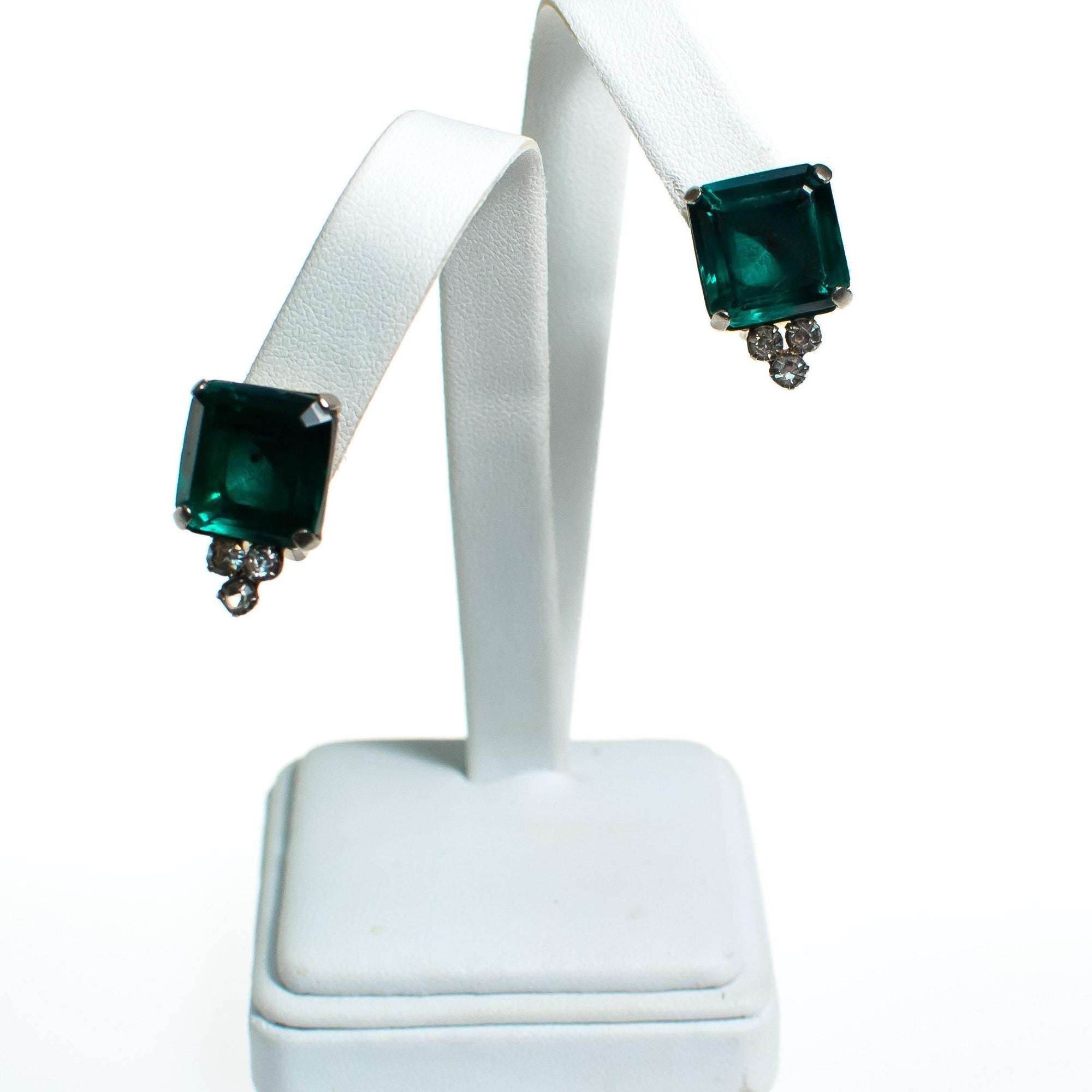 Vintage Art Deco Era Emerald Green Rhinestone Earrings, Clip-on, Clear Rhinestones by Art Deco - Vintage Meet Modern Vintage Jewelry - Chicago, Illinois - #oldhollywoodglamour #vintagemeetmodern #designervintage #jewelrybox #antiquejewelry #vintagejewelry