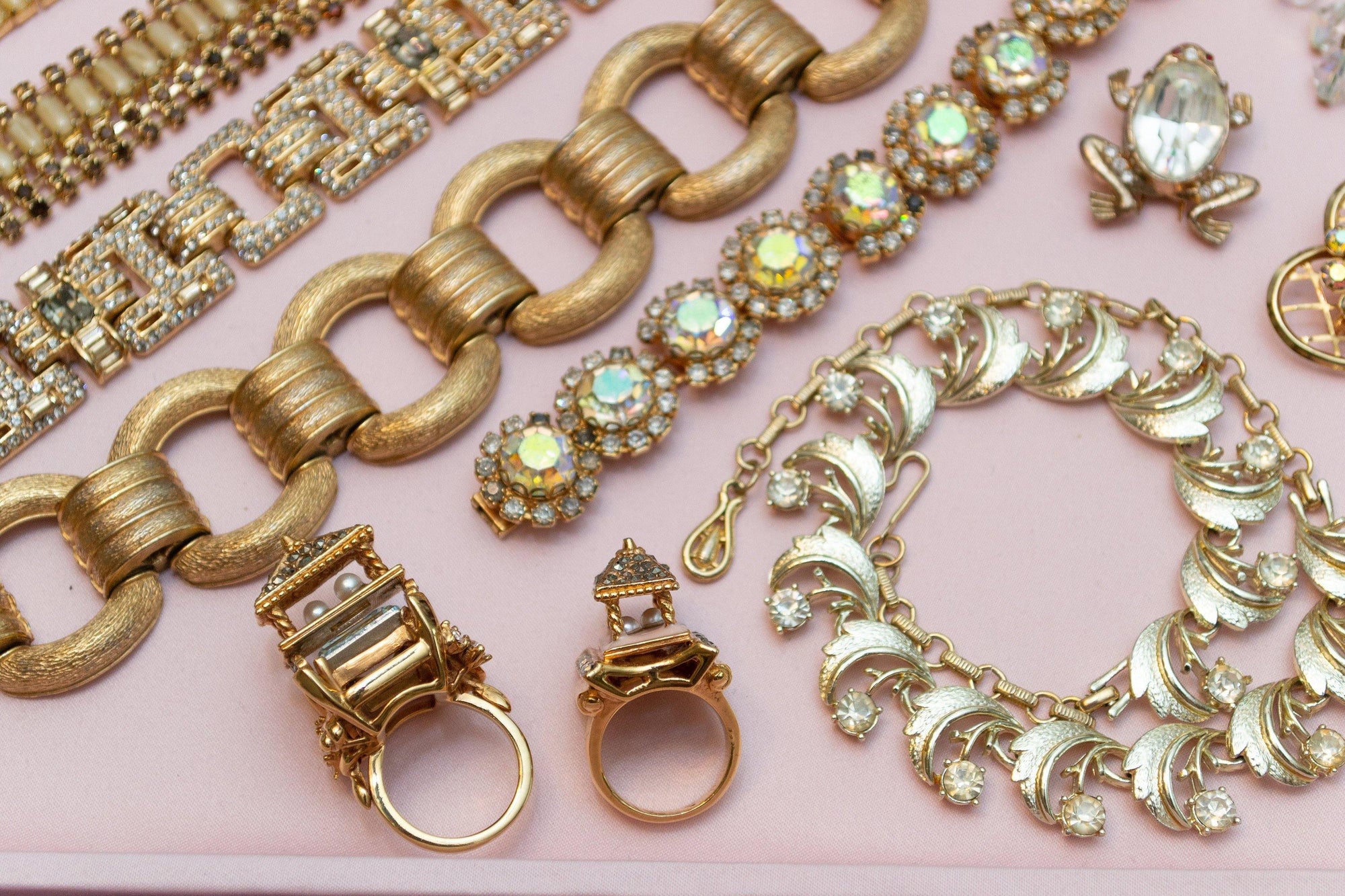 Vintage 1960s Gold Swirl Link Necklace with Rhinestones by 1960s - Vintage Meet Modern Vintage Jewelry - Chicago, Illinois - #oldhollywoodglamour #vintagemeetmodern #designervintage #jewelrybox #antiquejewelry #vintagejewelry