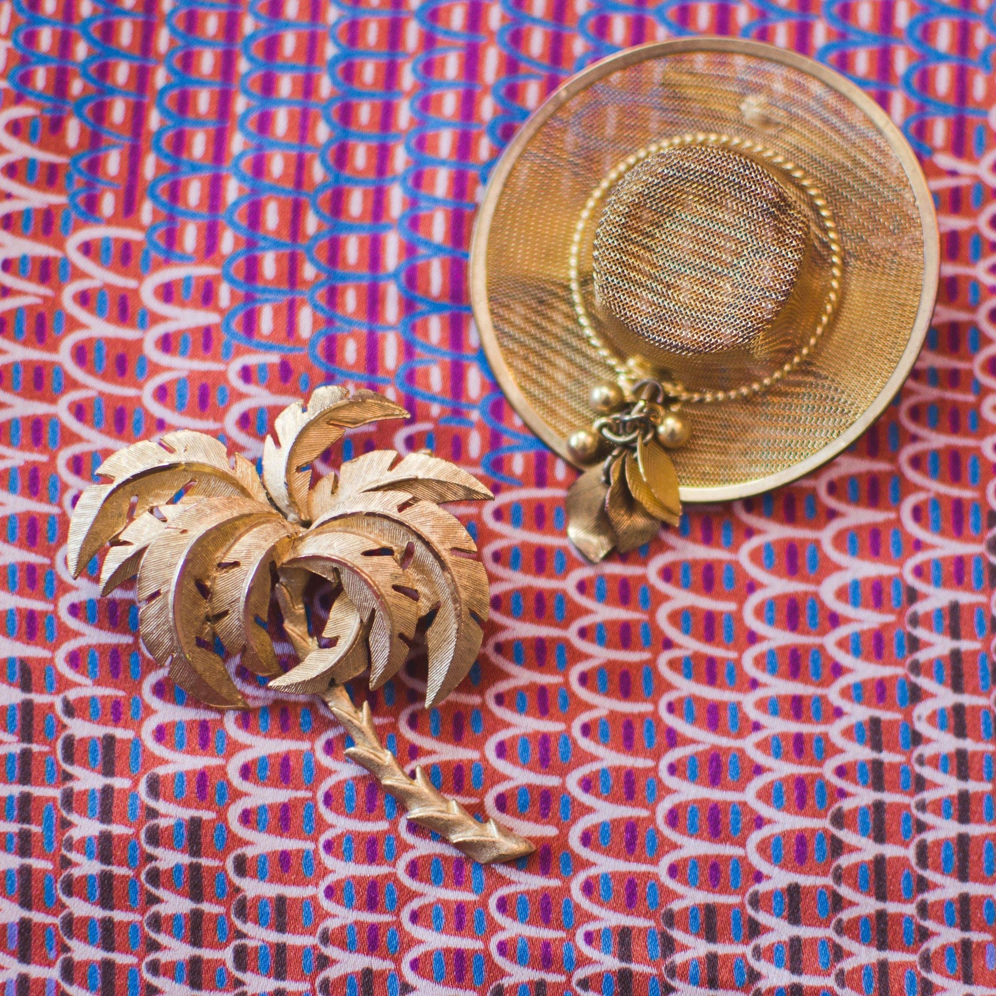 Vintage 1960s Brushed Gold Tone Palm Tree Brooch by 1960s - Vintage Meet Modern Vintage Jewelry - Chicago, Illinois - #oldhollywoodglamour #vintagemeetmodern #designervintage #jewelrybox #antiquejewelry #vintagejewelry