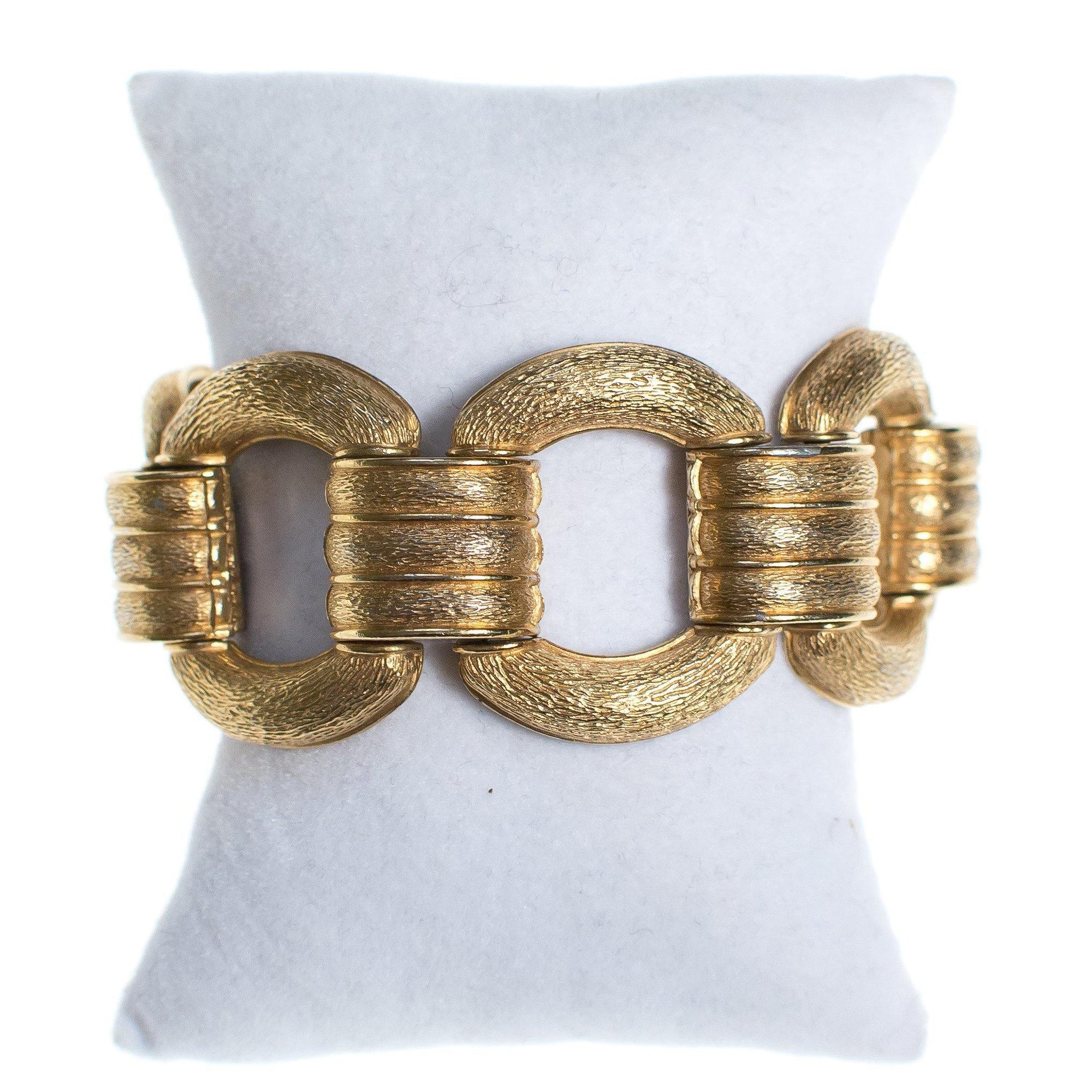 Vintage Ciner Brushed Gold Tone, Chuncky Link Bracelet by 1960s - Vintage Meet Modern Vintage Jewelry - Chicago, Illinois - #oldhollywoodglamour #vintagemeetmodern #designervintage #jewelrybox #antiquejewelry #vintagejewelry