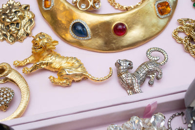 Vintage Brushed Gold Tone Roaring Tiger Brooch by 1960s - Vintage Meet Modern Vintage Jewelry - Chicago, Illinois - #oldhollywoodglamour #vintagemeetmodern #designervintage #jewelrybox #antiquejewelry #vintagejewelry