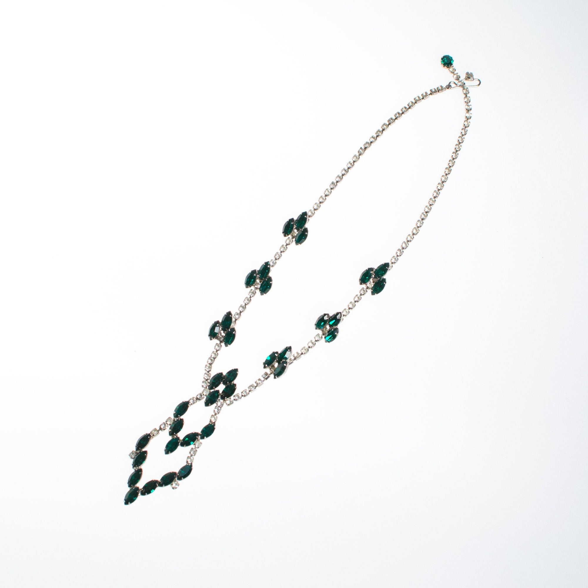 Vintage Art Deco Emerald Crystal and Diamante Rhinestone Necklace by Art Deco - Vintage Meet Modern Vintage Jewelry - Chicago, Illinois - #oldhollywoodglamour #vintagemeetmodern #designervintage #jewelrybox #antiquejewelry #vintagejewelry