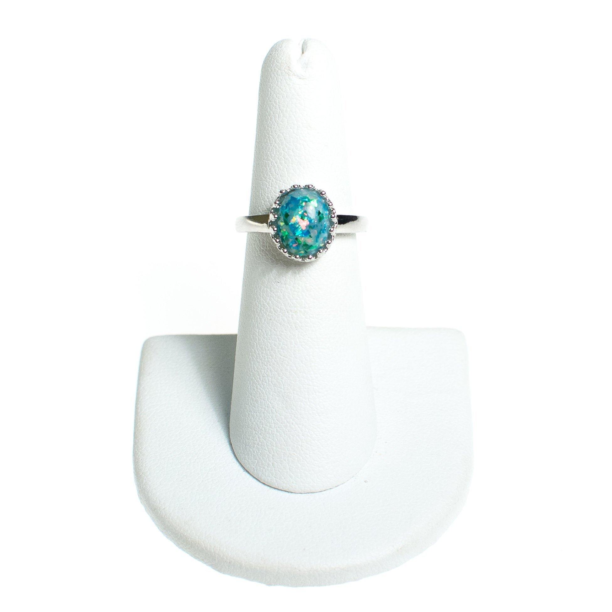 Vintage Green Glitter Lucite Statement Ring by Vintage Meet Modern - Vintage Meet Modern Vintage Jewelry - Chicago, Illinois - #oldhollywoodglamour #vintagemeetmodern #designervintage #jewelrybox #antiquejewelry #vintagejewelry