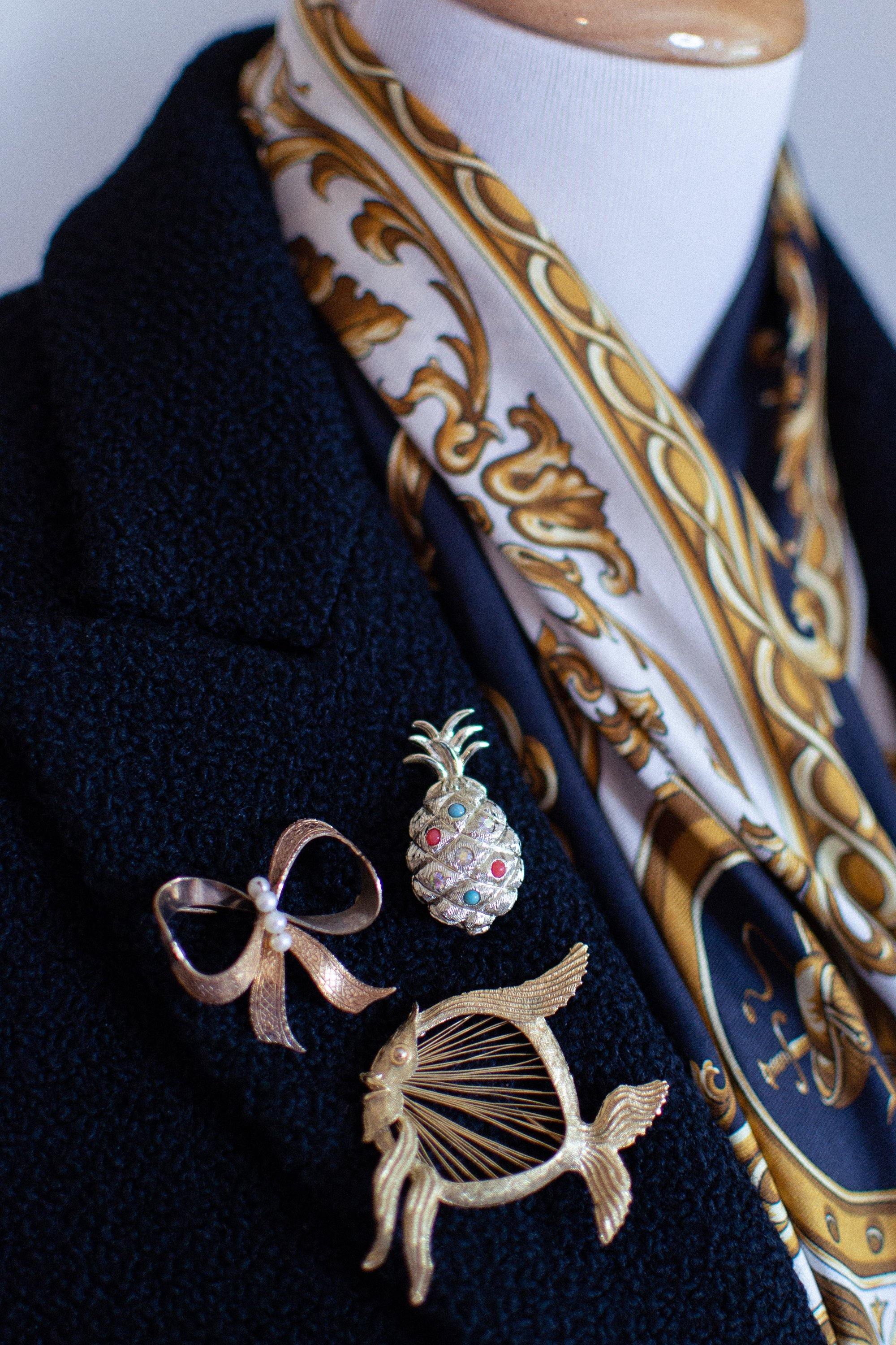 Vintage Monet Mid Century Modern Gold Wired Fish Brooch by Monet - Vintage Meet Modern Vintage Jewelry - Chicago, Illinois - #oldhollywoodglamour #vintagemeetmodern #designervintage #jewelrybox #antiquejewelry #vintagejewelry